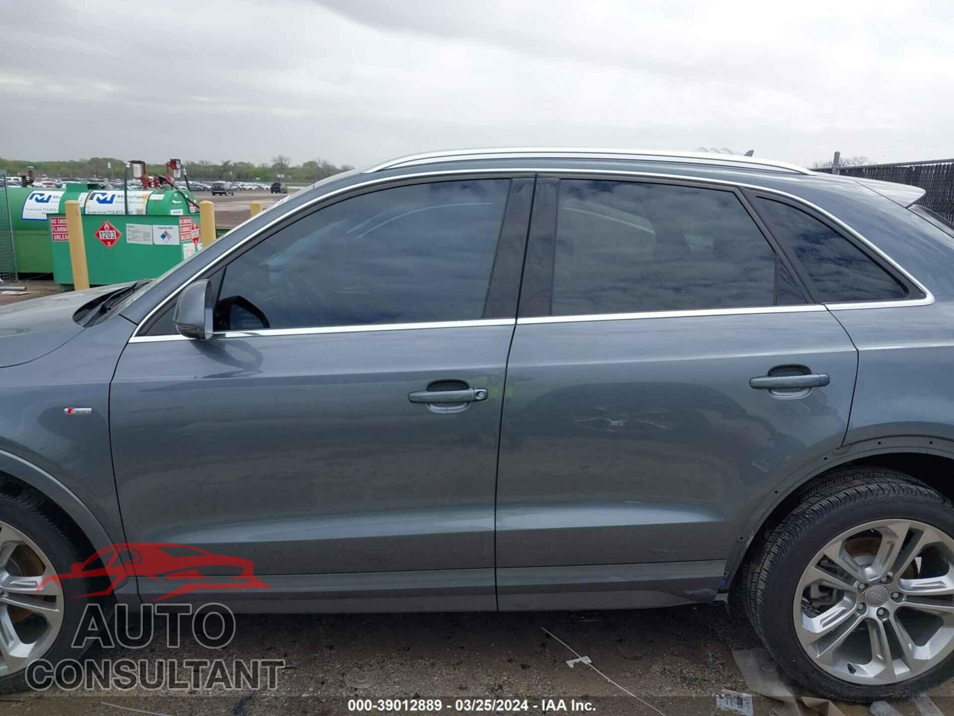 AUDI Q3 2017 - WA1GCCFS2HR013169