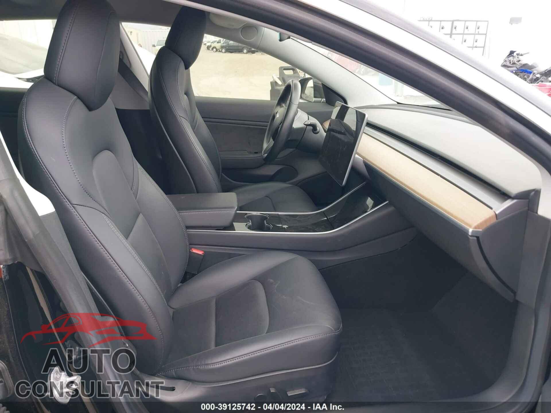 TESLA MODEL 3 2018 - 5YJ3E1EA2JF039925