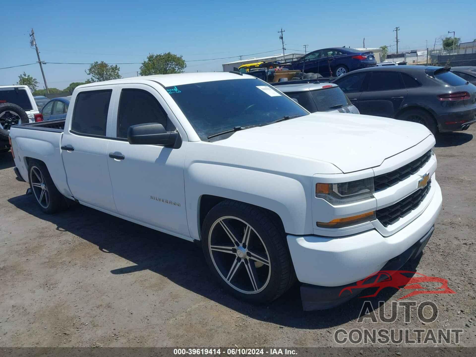 CHEVROLET SILVERADO 1500 2018 - 3GCPCPEC2JG626115