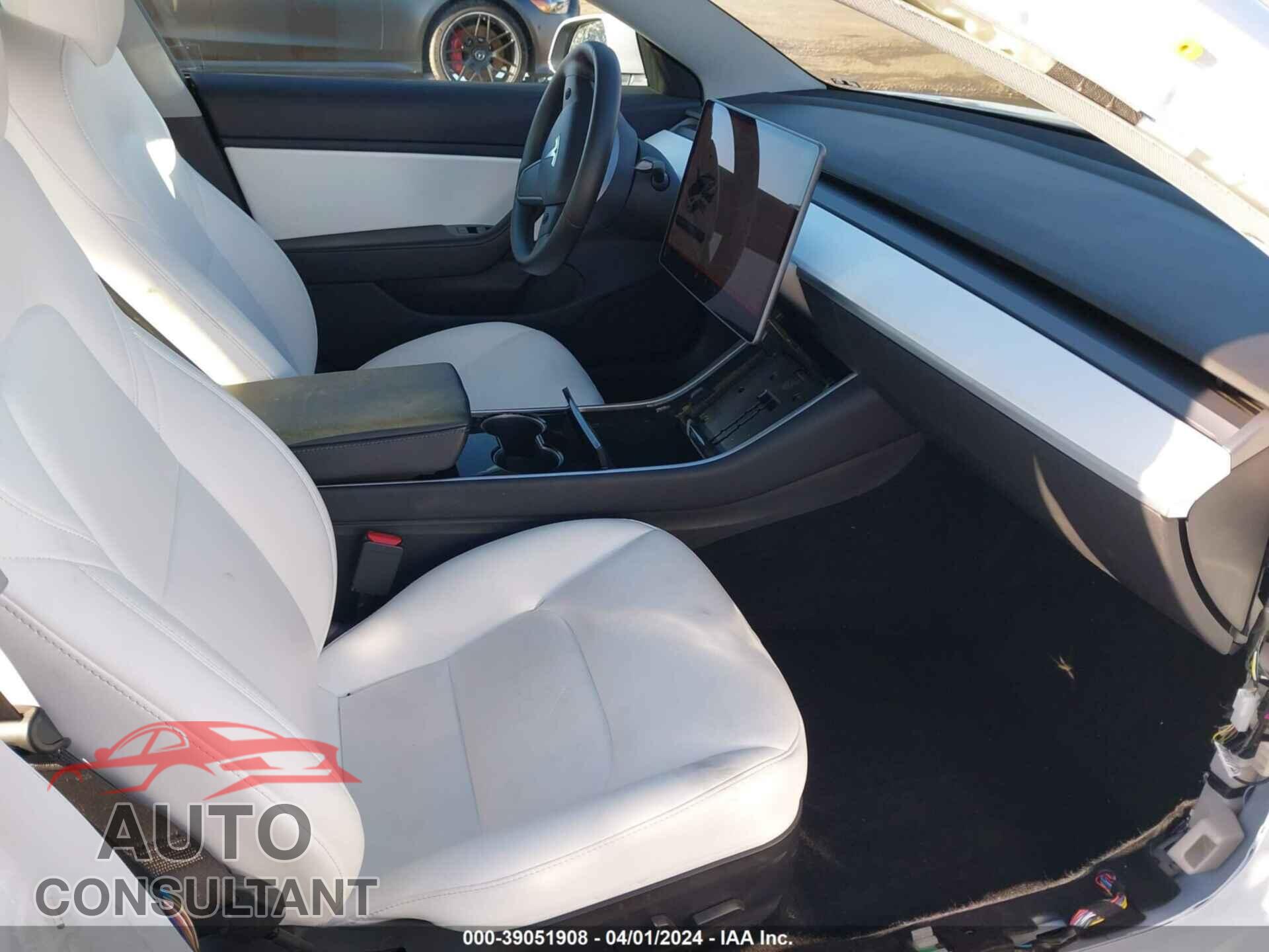 TESLA MODEL 3 2019 - 5YJ3E1EBXKF469521