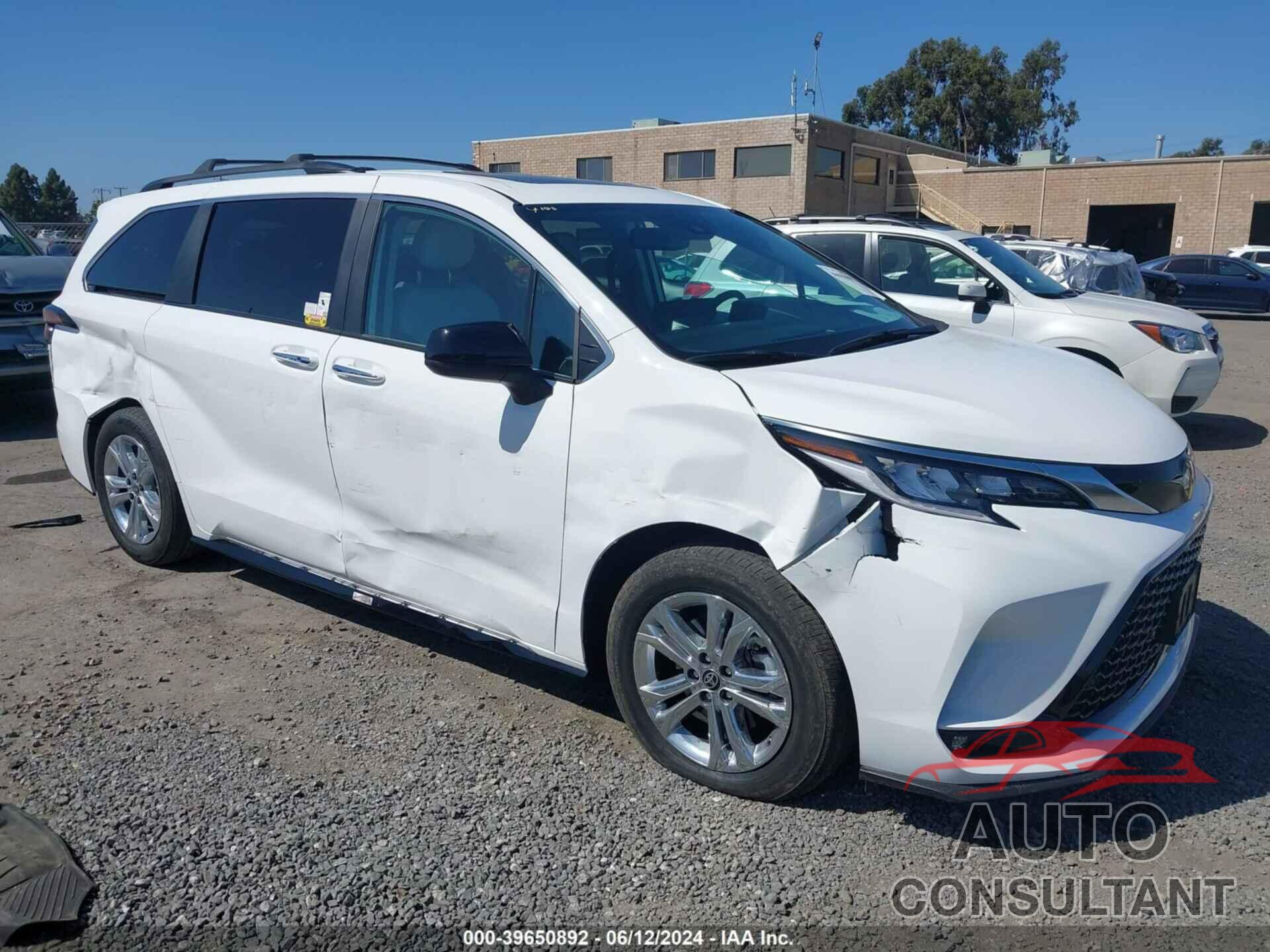 TOYOTA SIENNA 2023 - 5TDDSKFC4PS097798