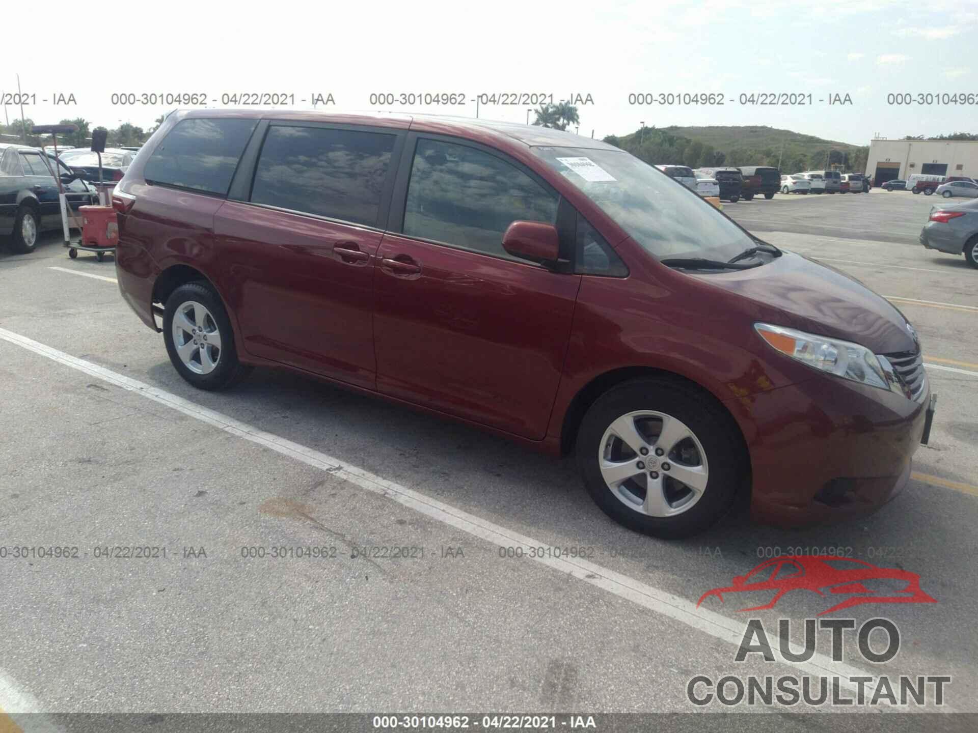 TOYOTA SIENNA 2017 - 5TDKZ3DC4HS771851