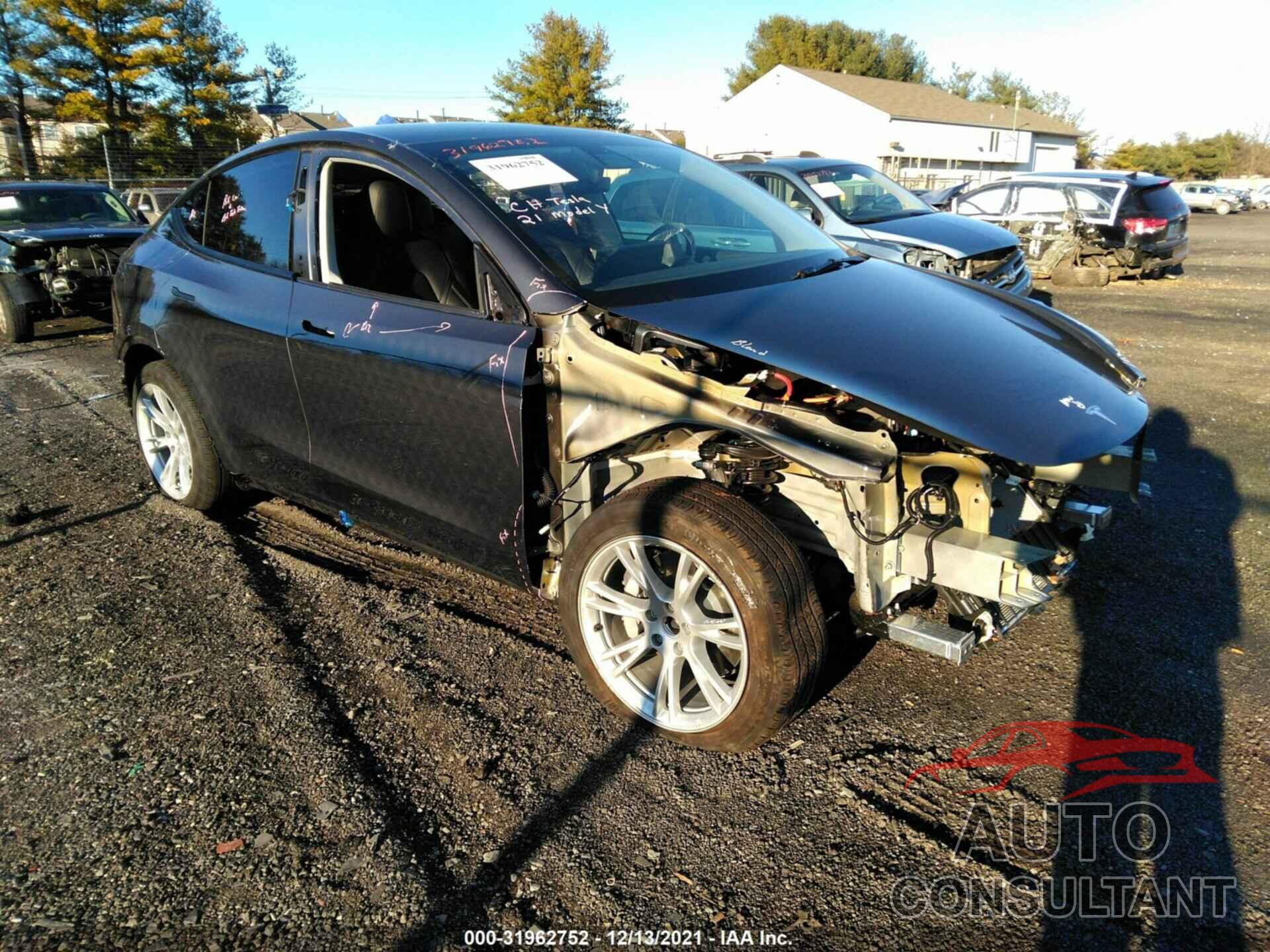 TESLA MODEL Y 2021 - 5YJYGDEE6MF183941