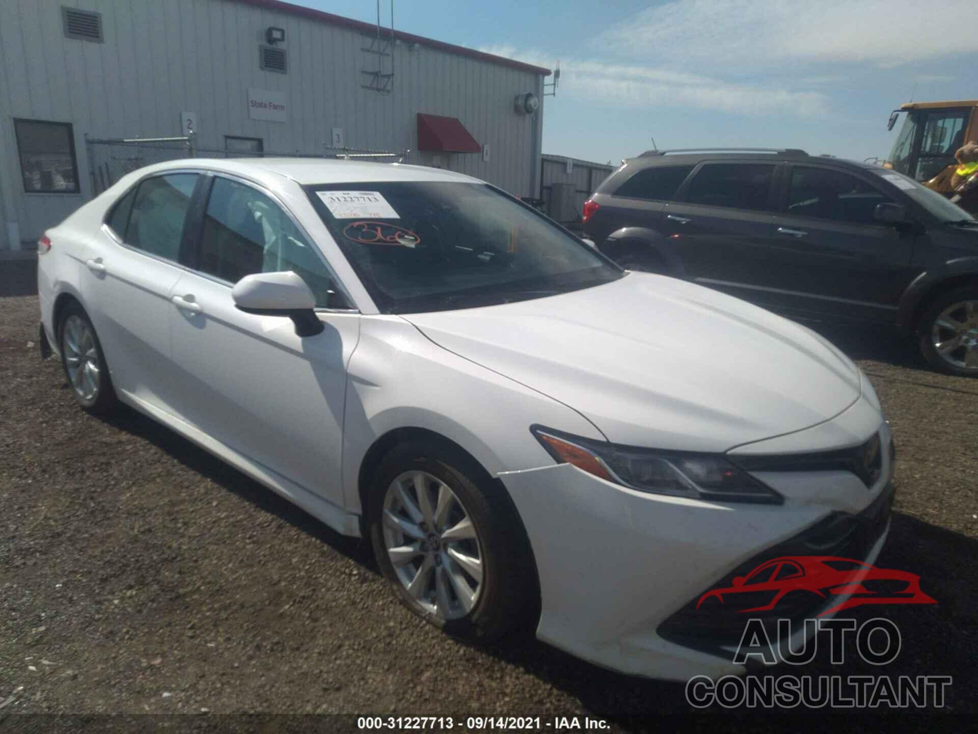 TOYOTA CAMRY 2018 - 4T1B11HK8JU564096