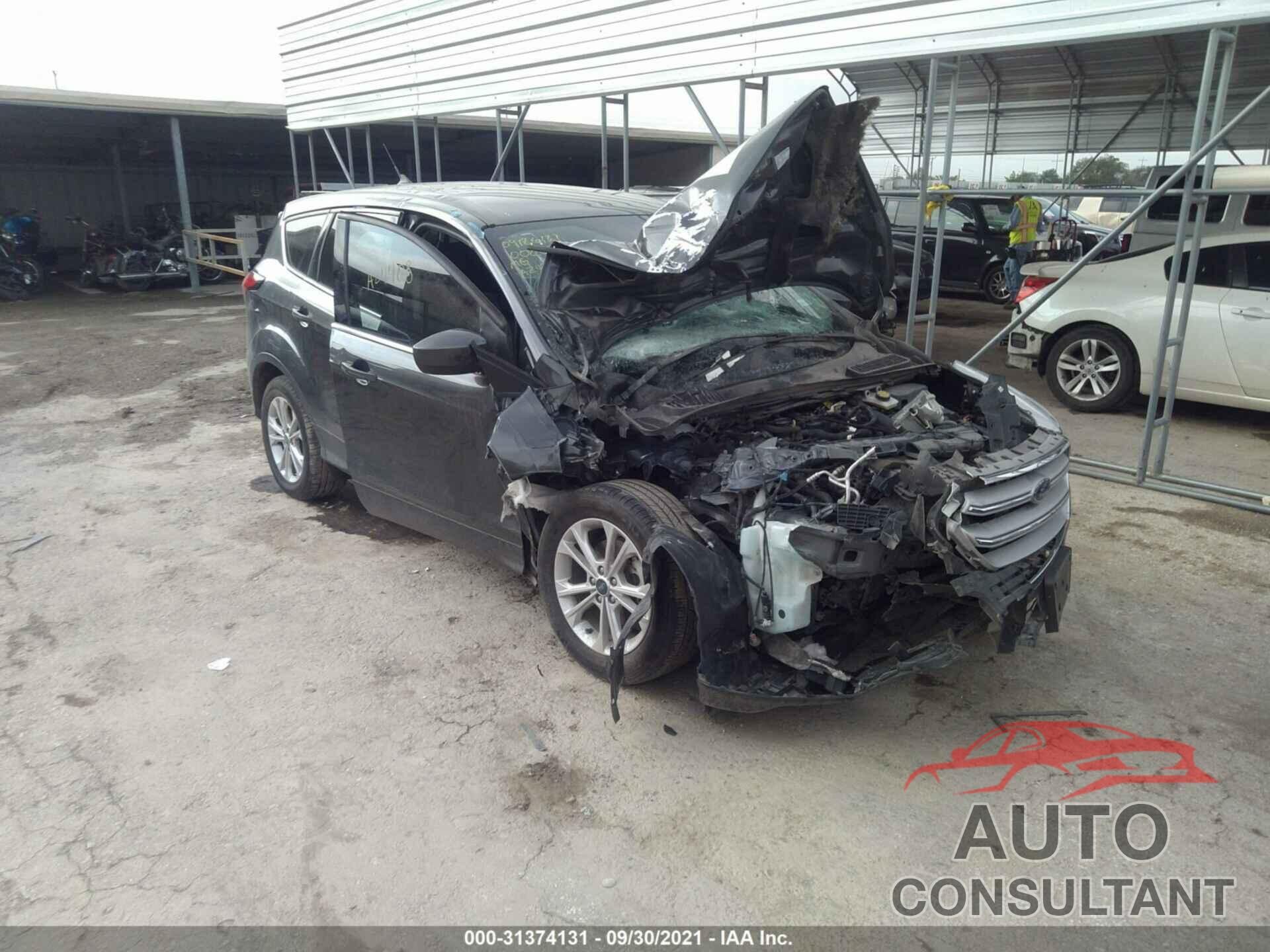 FORD ESCAPE 2019 - 1FMCU0GD5KUA24408