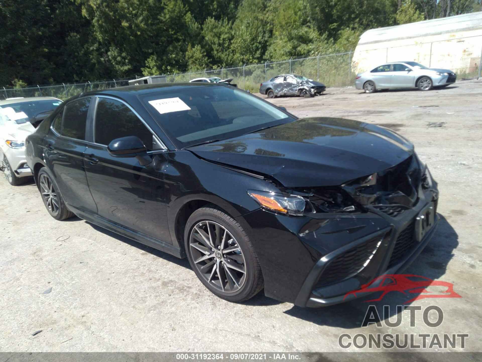 TOYOTA CAMRY 2021 - 4T1G11AK1MU569760