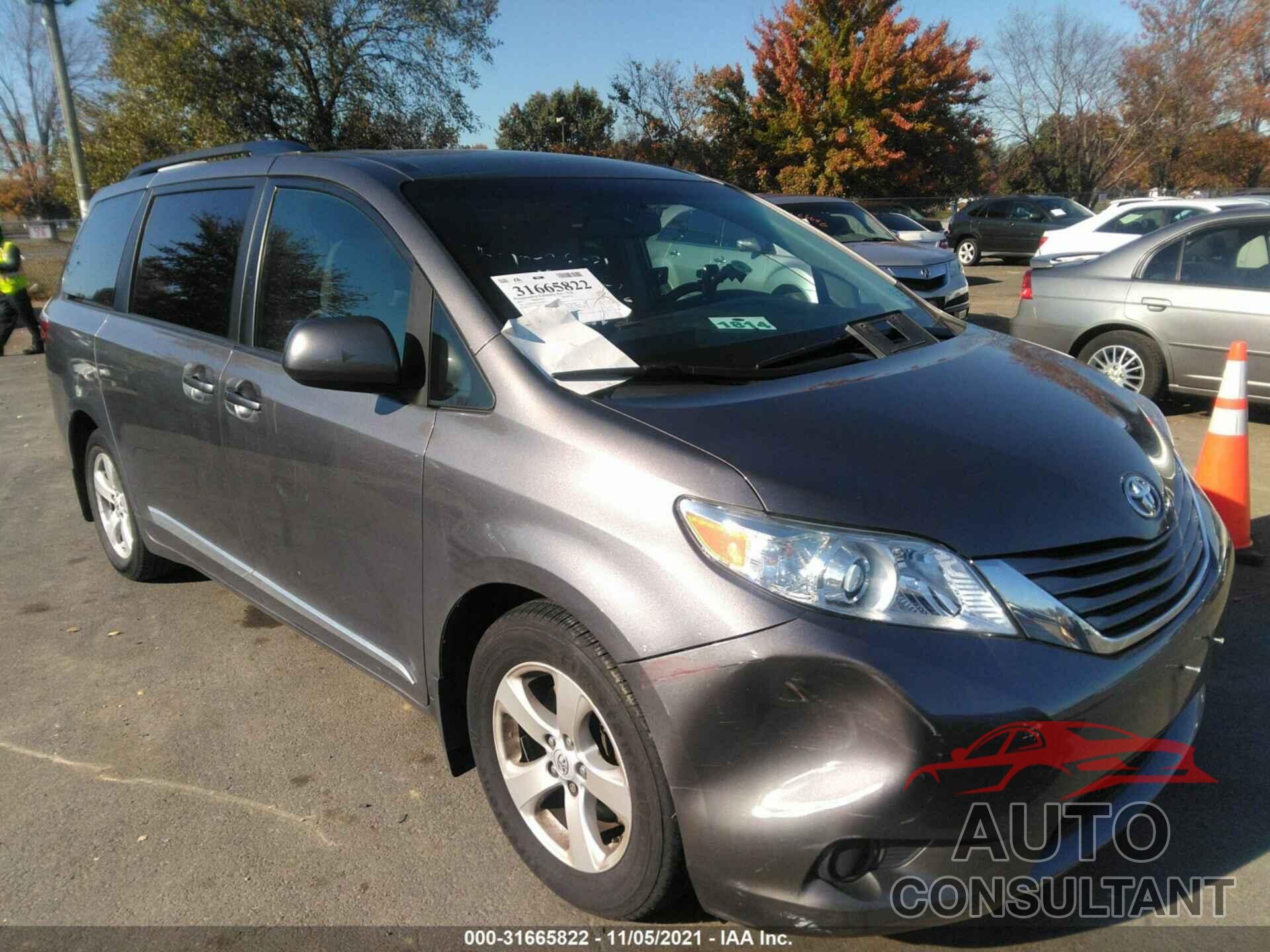 TOYOTA SIENNA 2017 - 5TDKZ3DC4HS868354