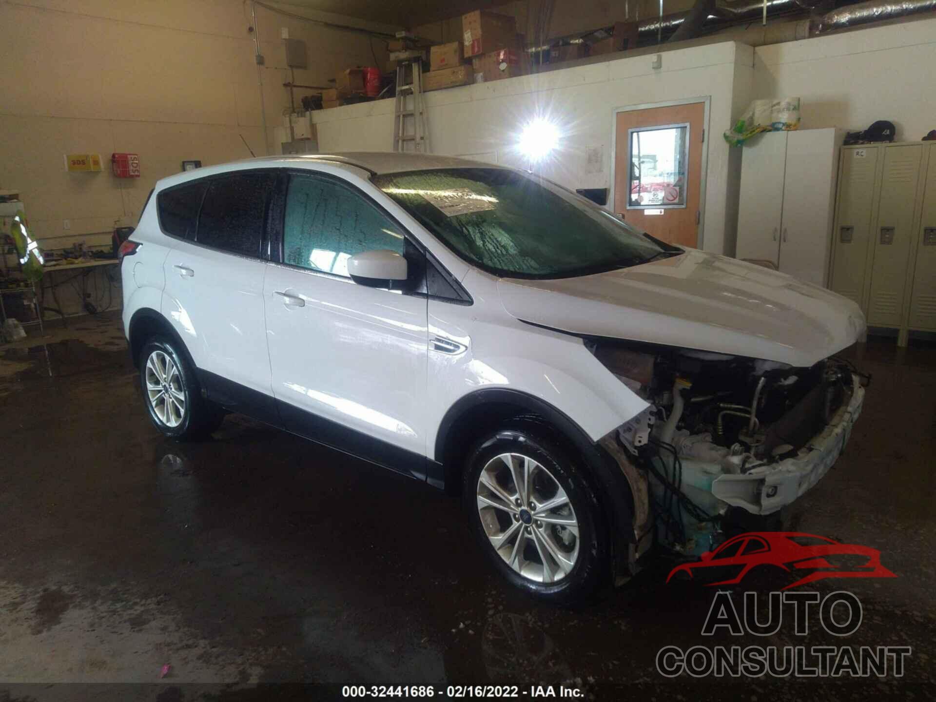 FORD ESCAPE 2017 - 1FMCU9G92HUA39599