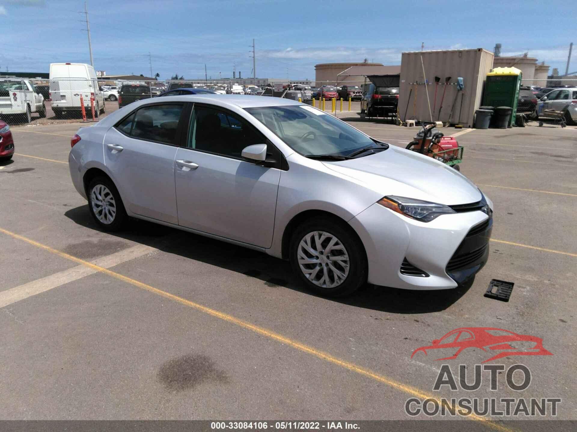 TOYOTA COROLLA 2018 - 5YFBURHE2JP760195