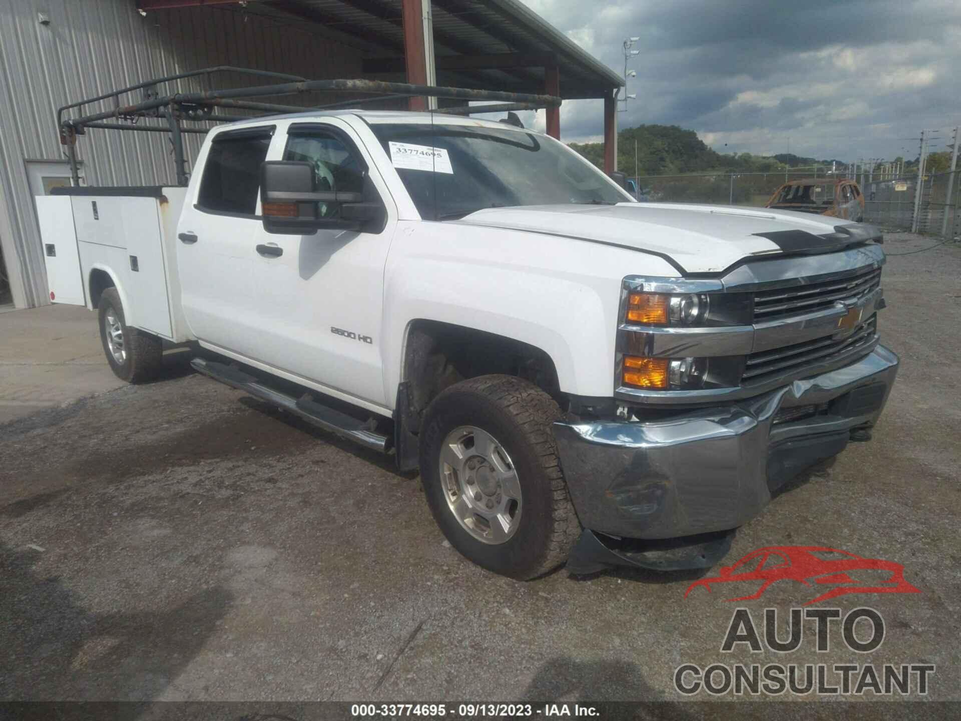 CHEVROLET SILVERADO 2500HD 2018 - 1GC1KUEG4JF270472