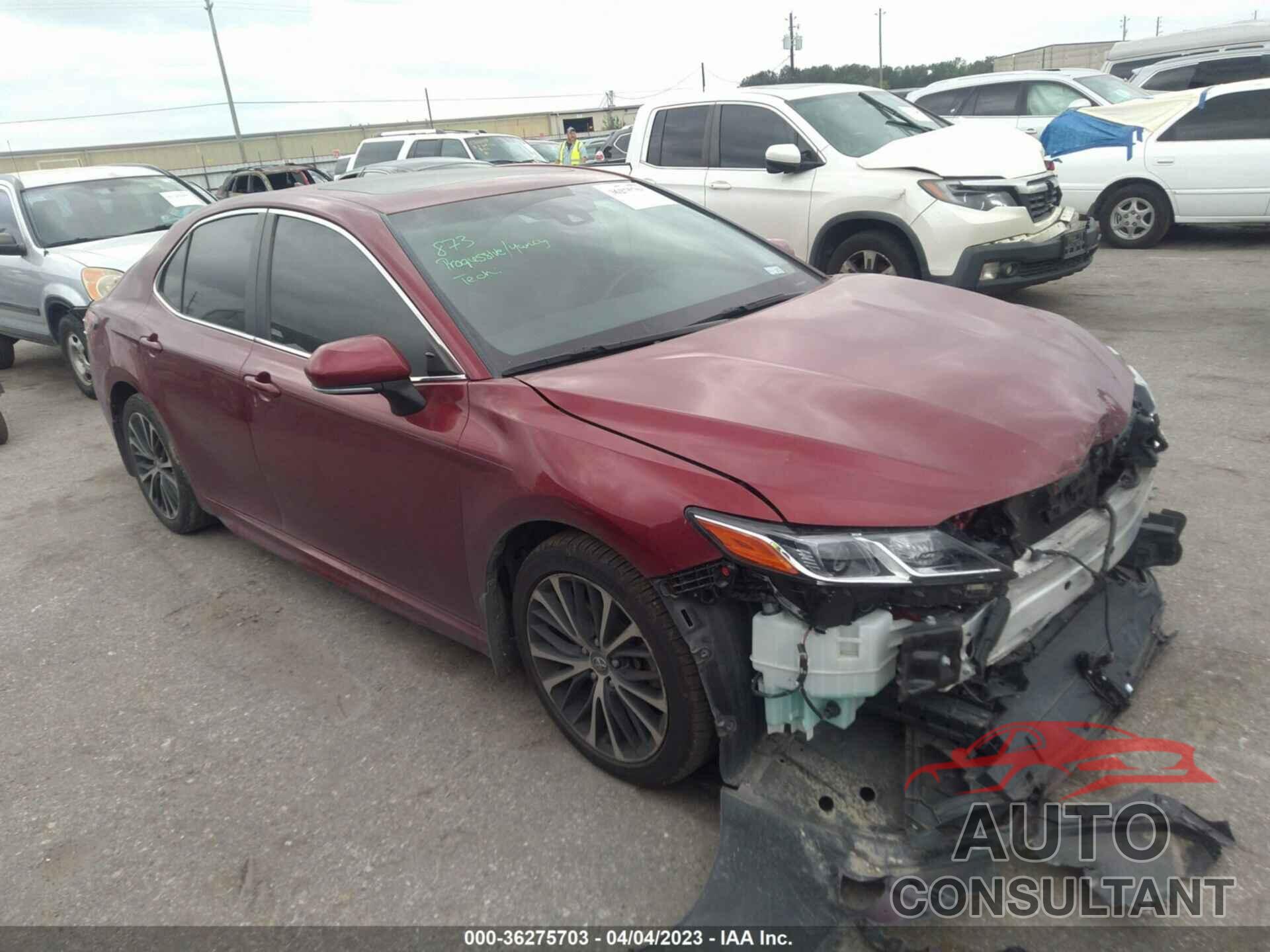 TOYOTA CAMRY 2018 - 4T1B11HK1JU535541
