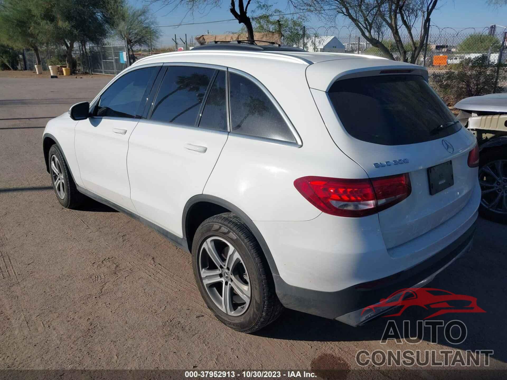 MERCEDES-BENZ GLC 2018 - WDC0G4JB0JV028186