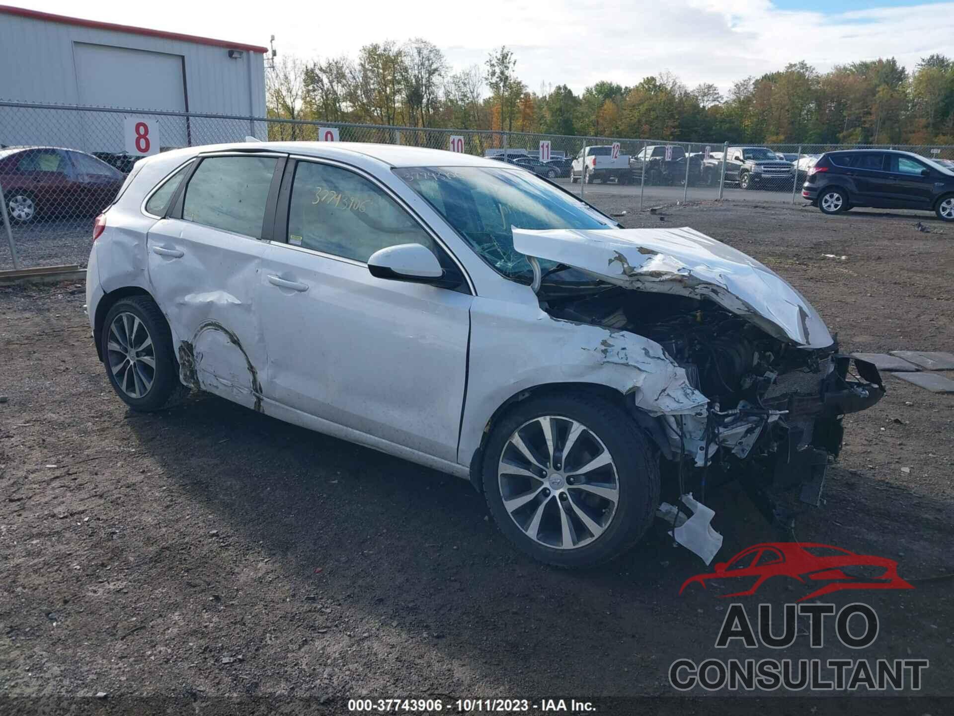 HYUNDAI ELANTRA GT 2018 - KMHH35LE3JU012227