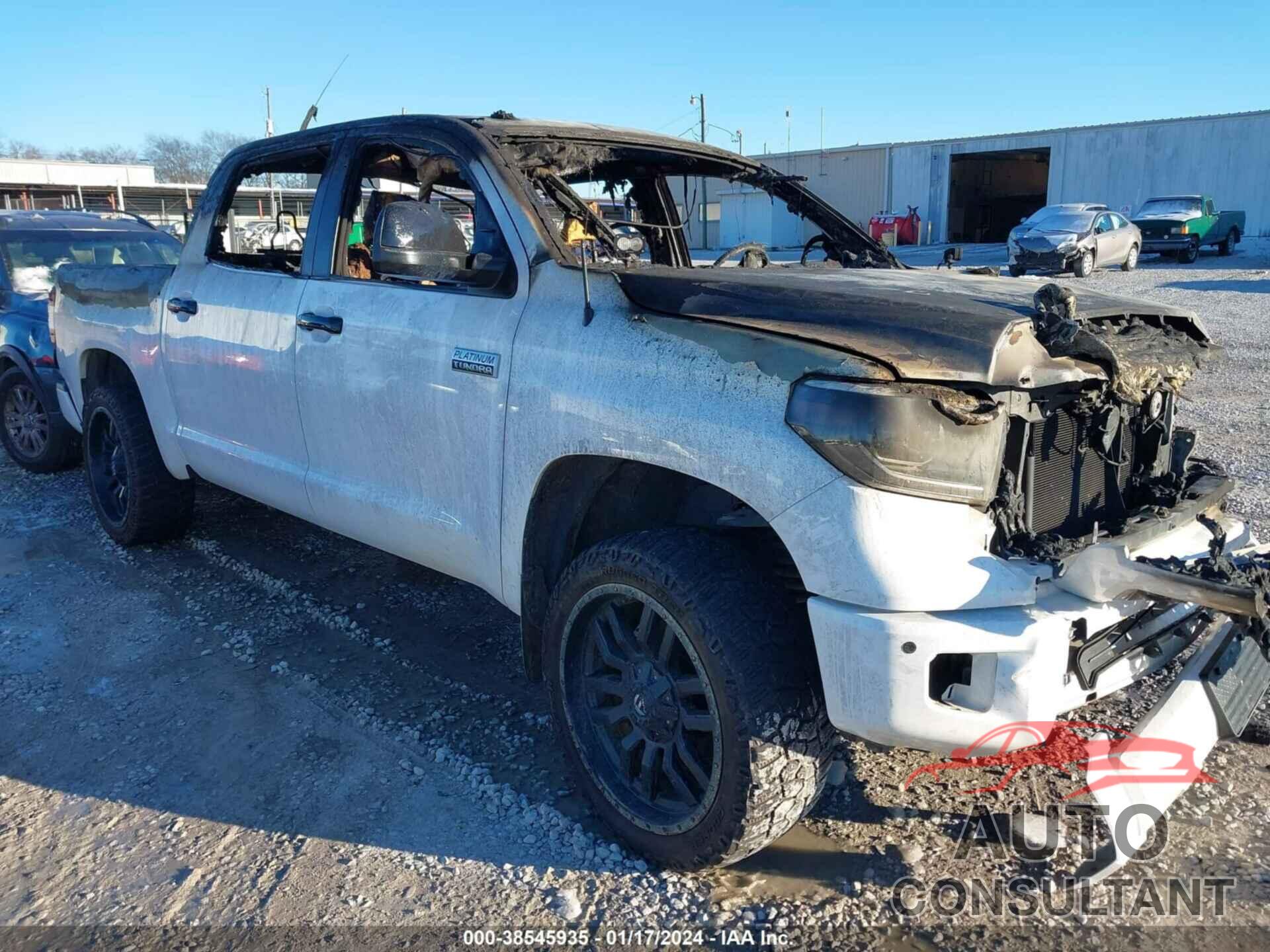 TOYOTA TUNDRA 2019 - 5TFAY5F18KX789146