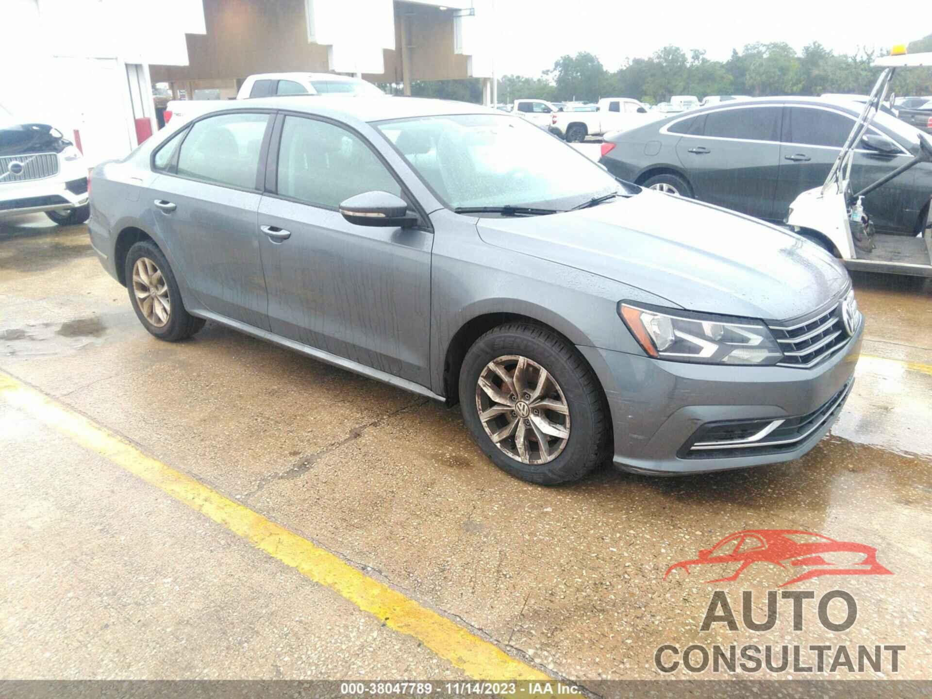 VOLKSWAGEN PASSAT 2018 - 1VWAA7A31JC027045