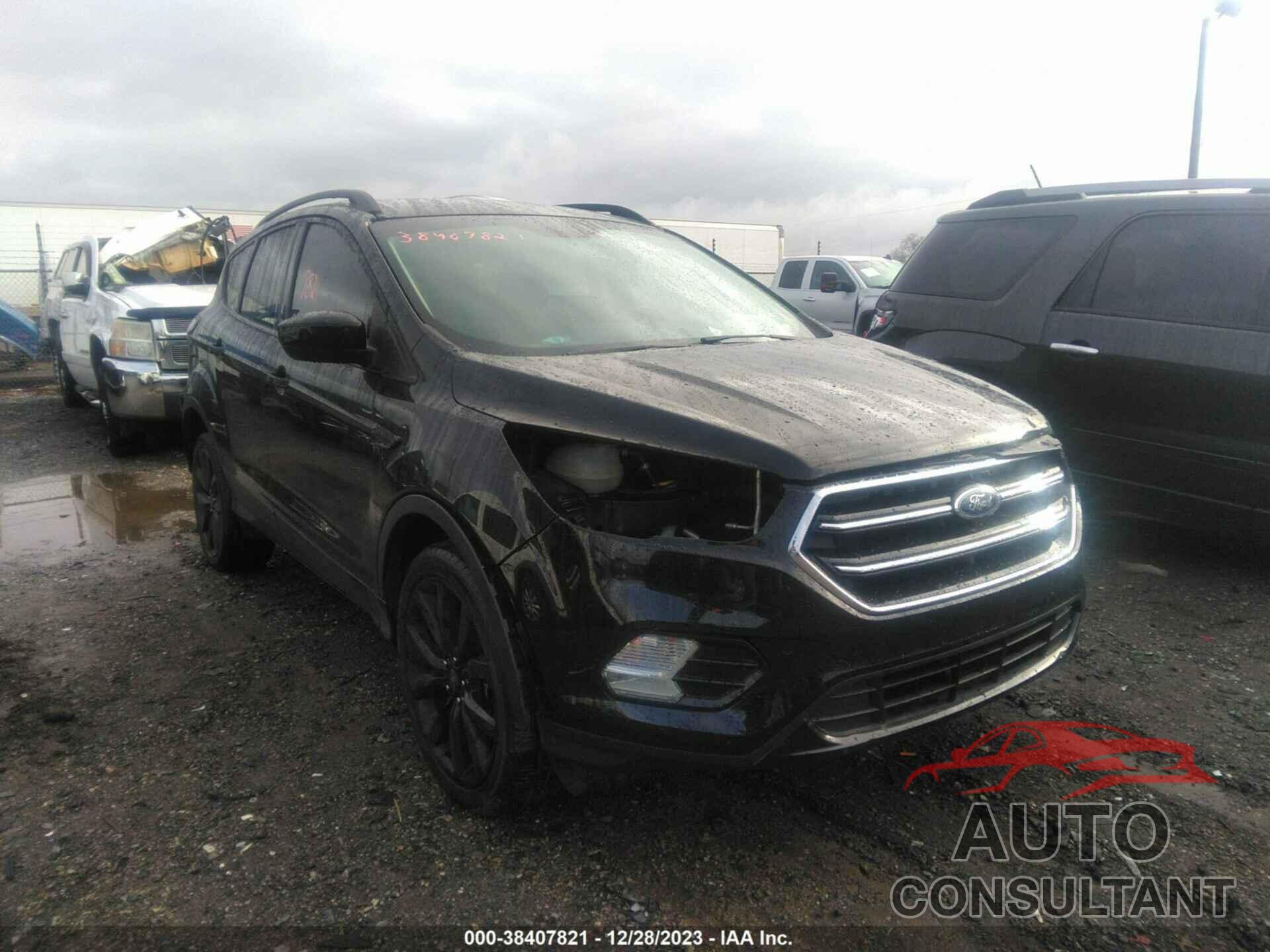 FORD ESCAPE 2017 - 1FMCU9GD5HUE00571