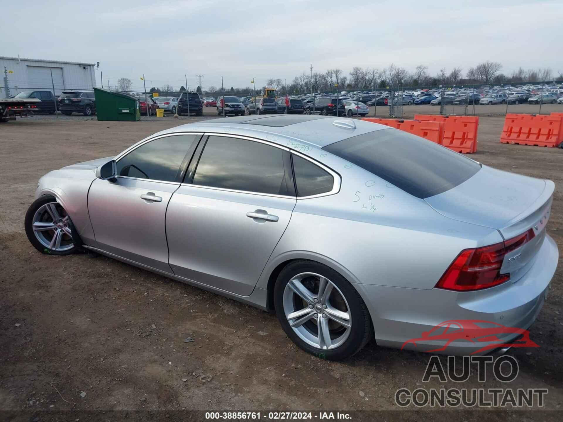 VOLVO S90 2018 - LVY982MK0JP035033