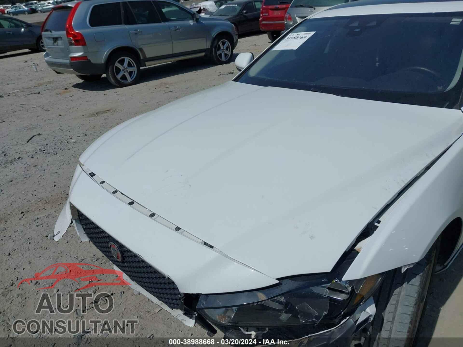 JAGUAR XE 2017 - SAJAR4BG1HA973813