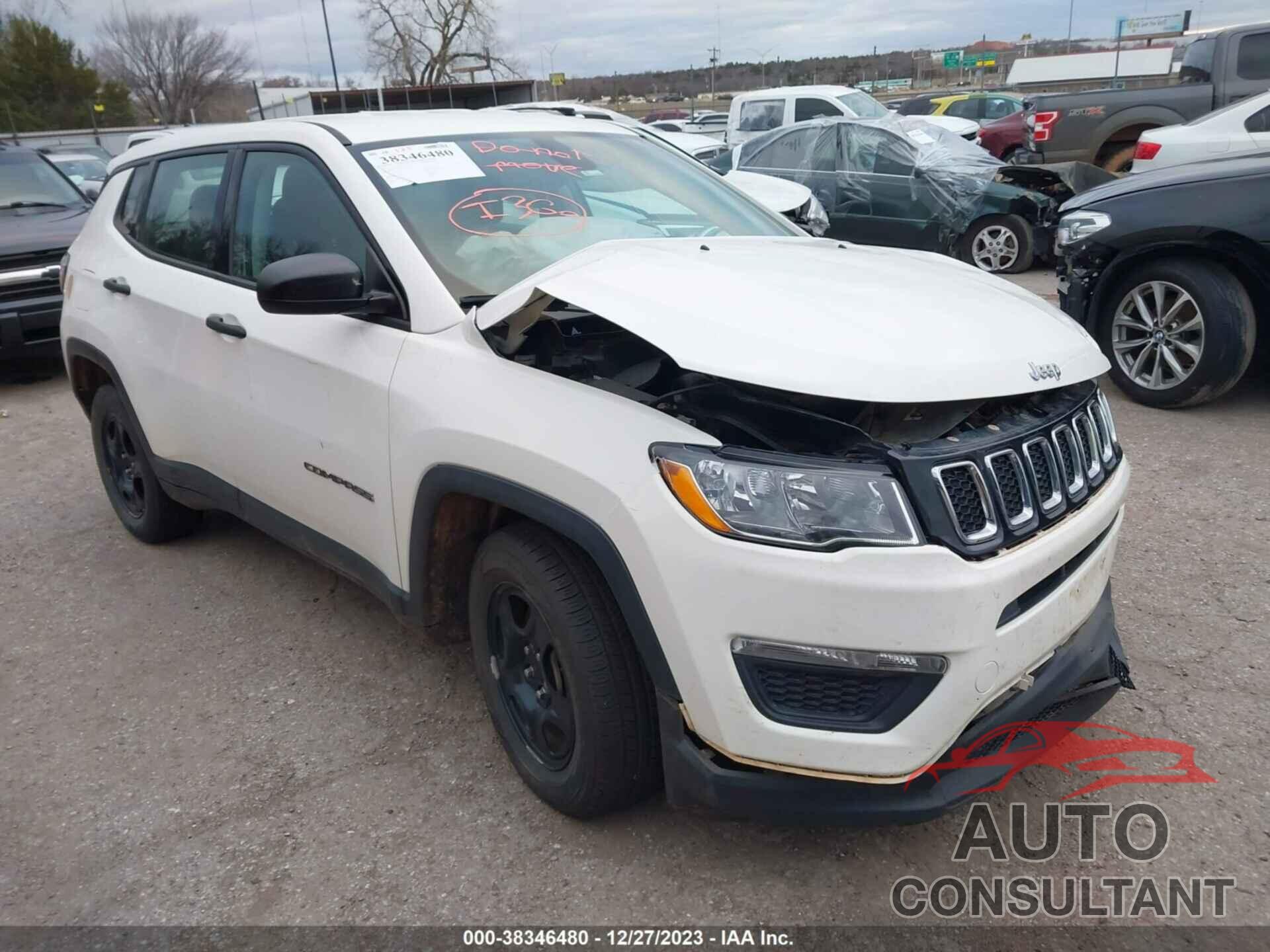 JEEP COMPASS 2018 - 3C4NJCAB7JT318187