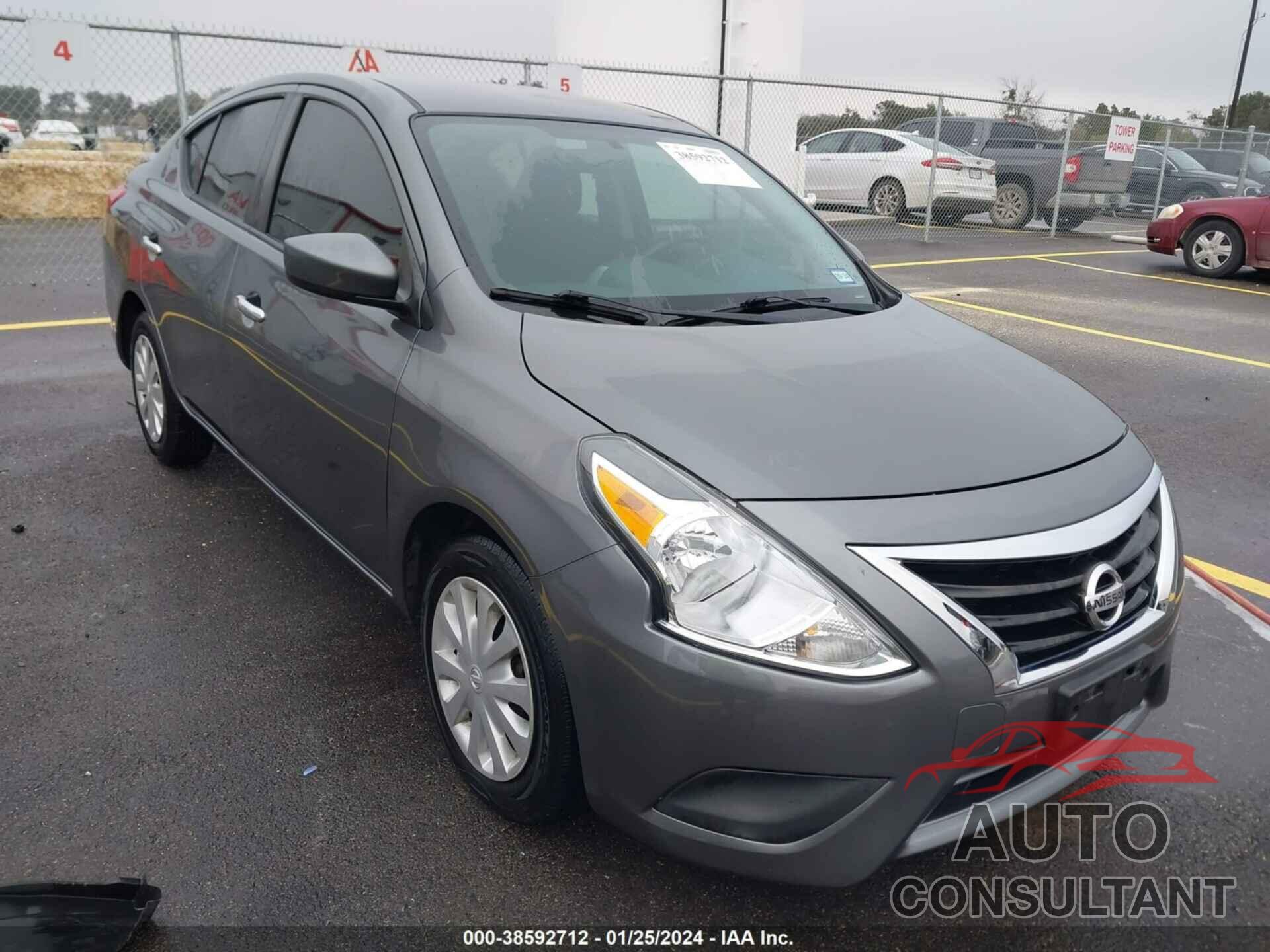 NISSAN VERSA 2018 - 3N1CN7AP1JL856658