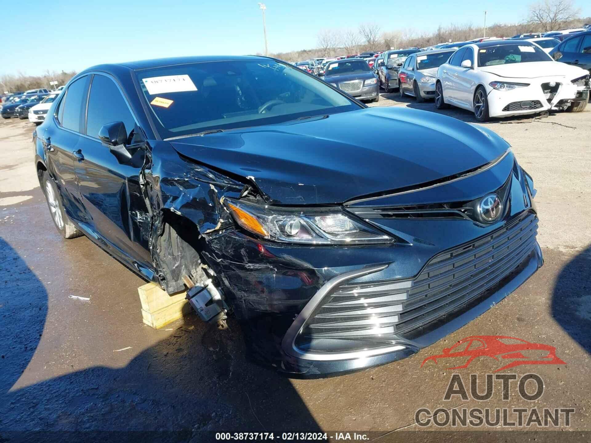 TOYOTA CAMRY 2021 - 4T1C11AK5MU453377