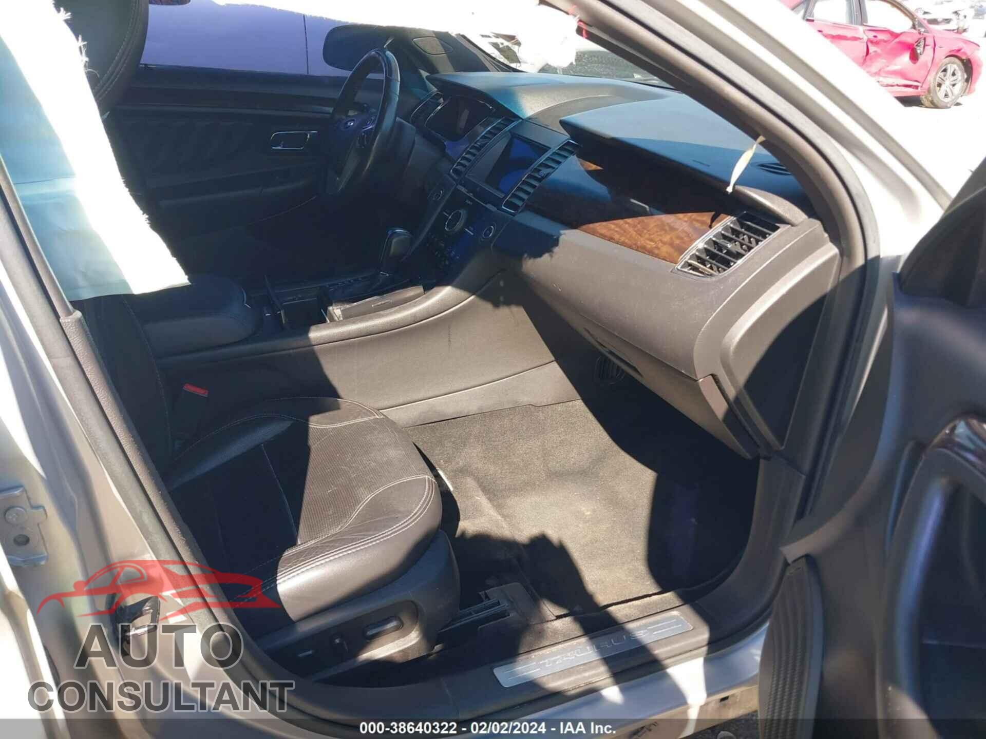 FORD TAURUS 2017 - 1FAHP2F85HG102572