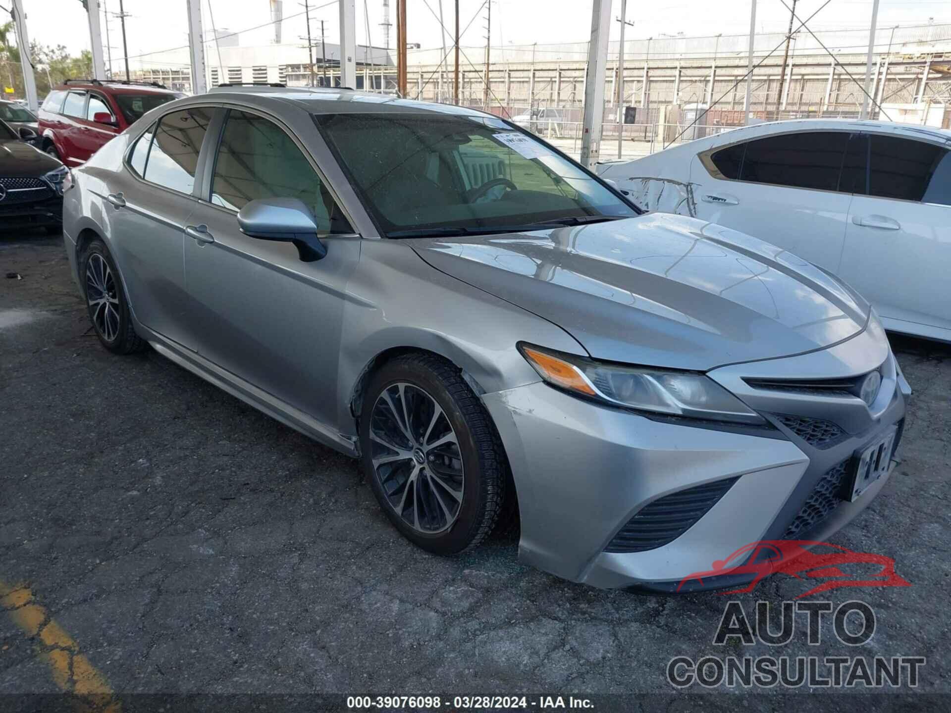 TOYOTA CAMRY 2019 - 4T1B11HK1KU743288