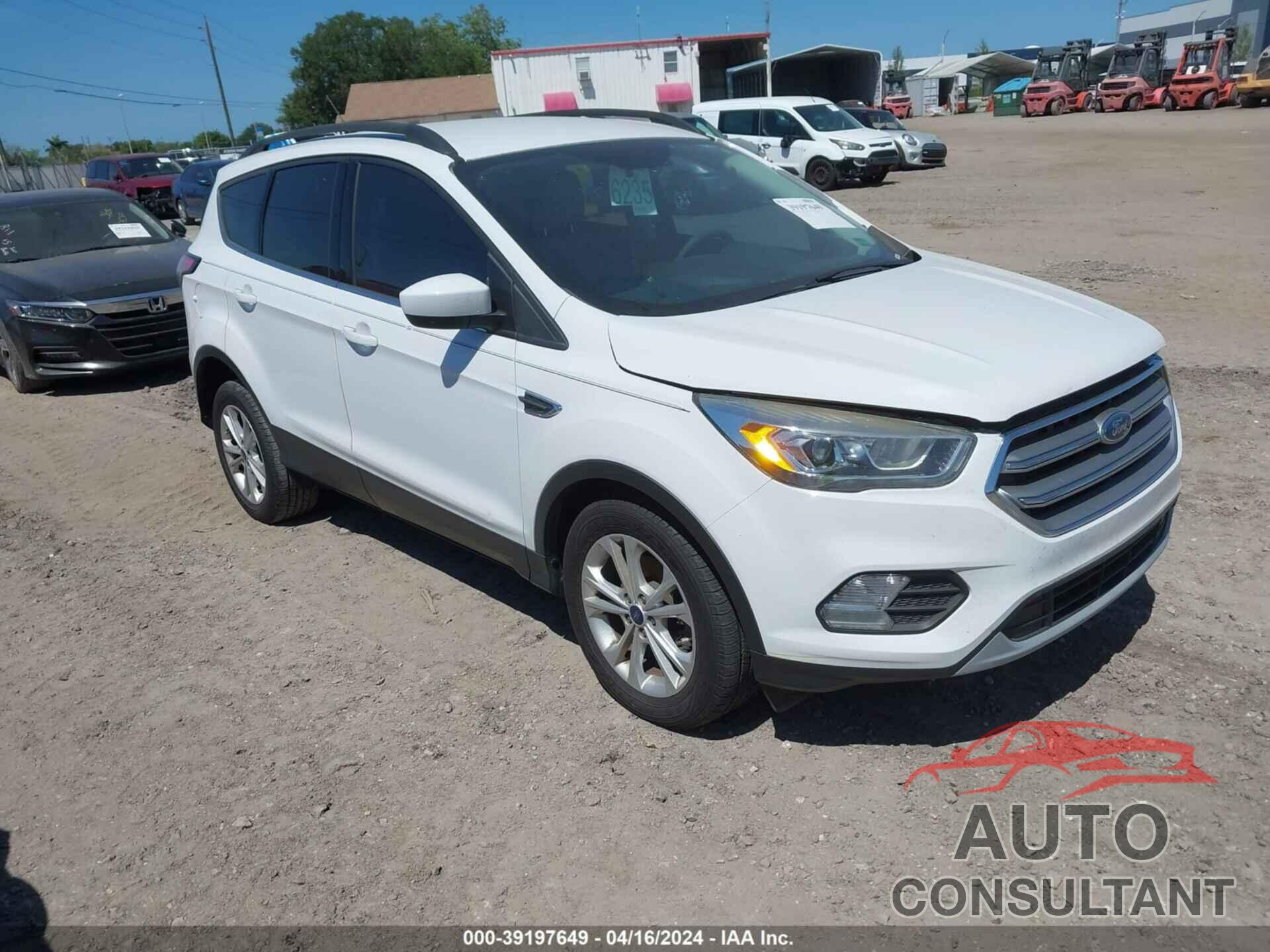 FORD ESCAPE 2017 - 1FMCU0GD6HUD16142