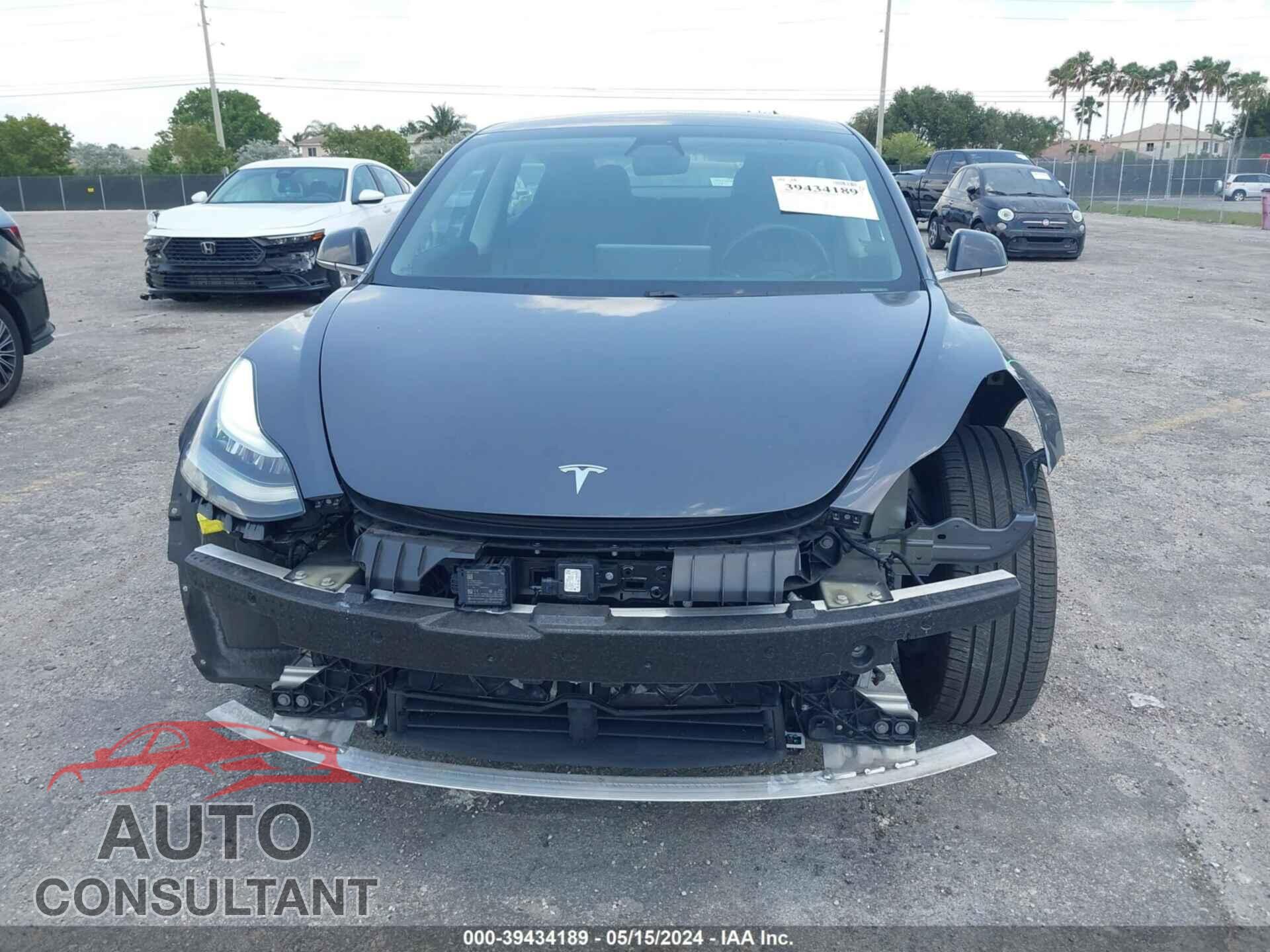 TESLA MODEL 3 2018 - 5YJ3E1EA1JF123718
