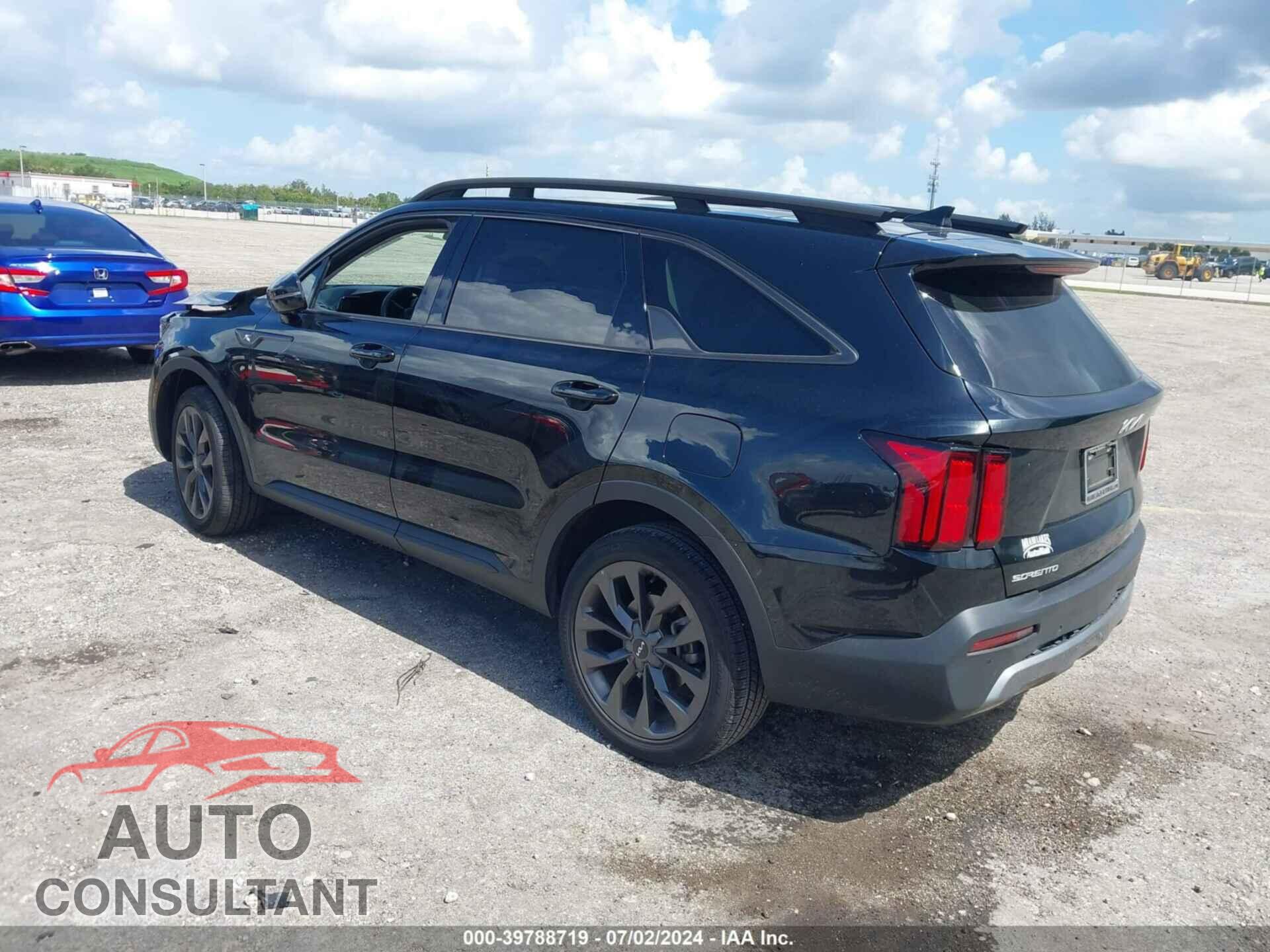 KIA SORENTO 2023 - 5XYRKDLF2PG215473