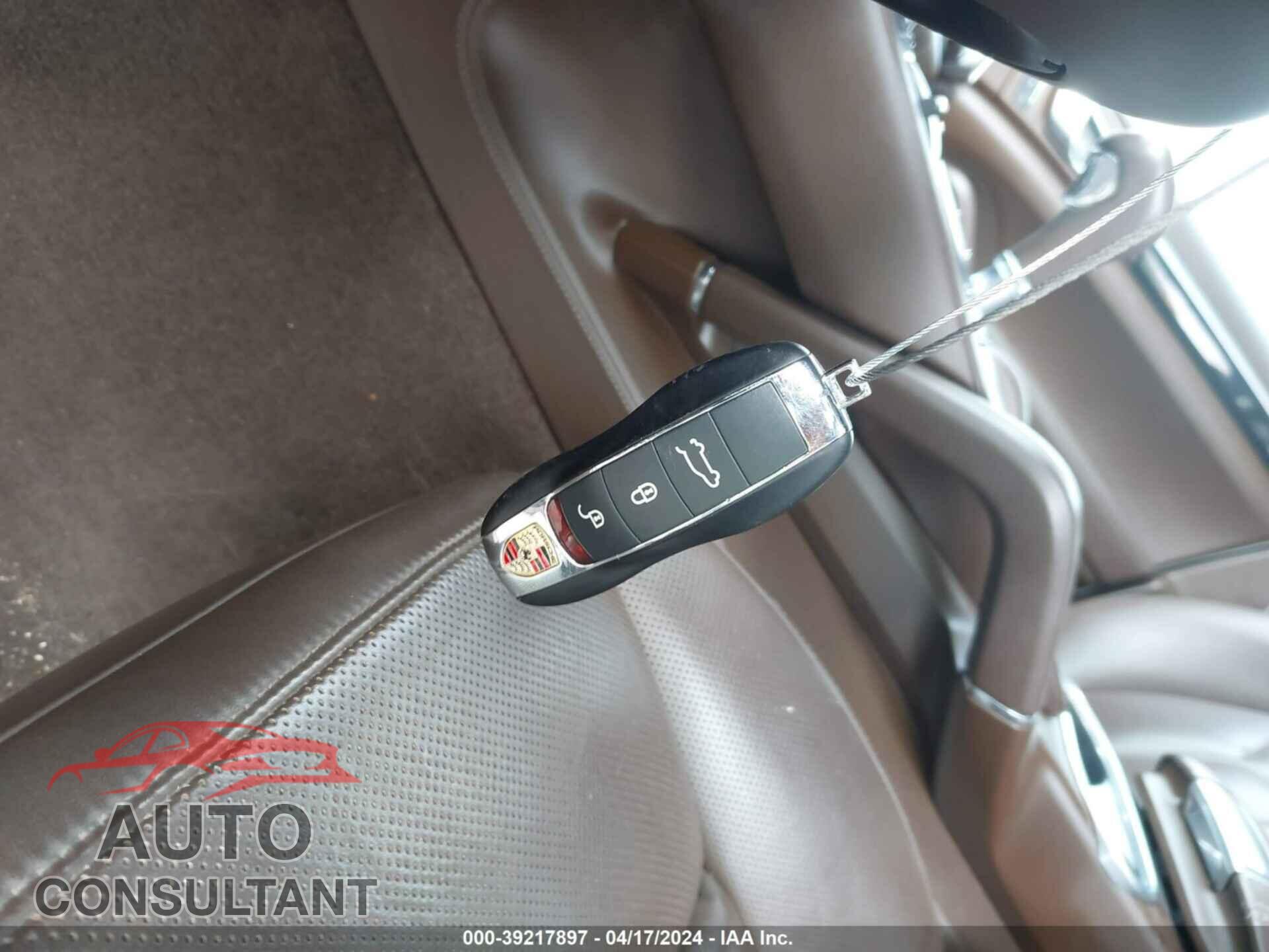 PORSCHE CAYENNE 2017 - WP1AA2A21HKA91422