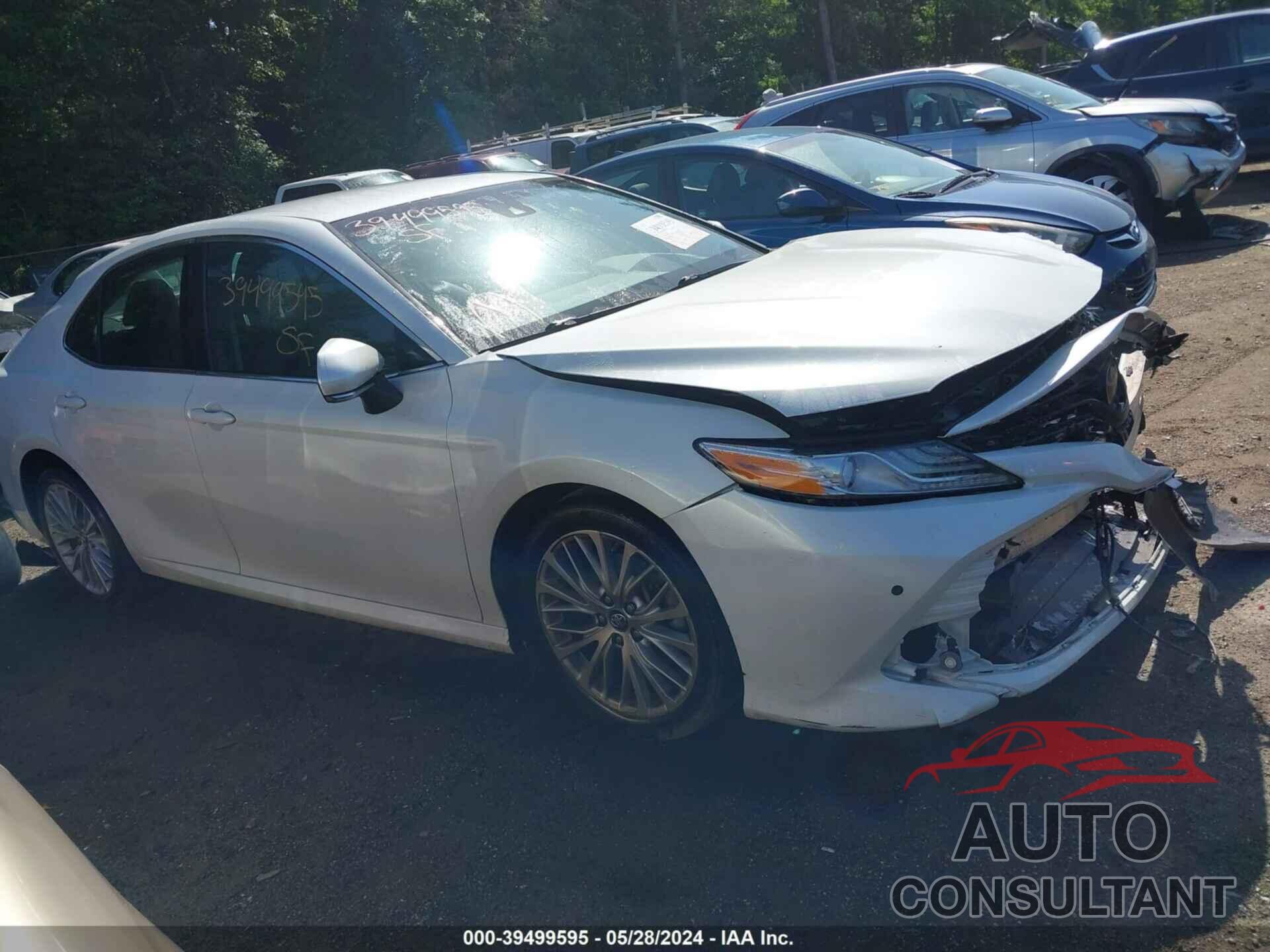 TOYOTA CAMRY 2018 - 4T1B11HK5JU085666