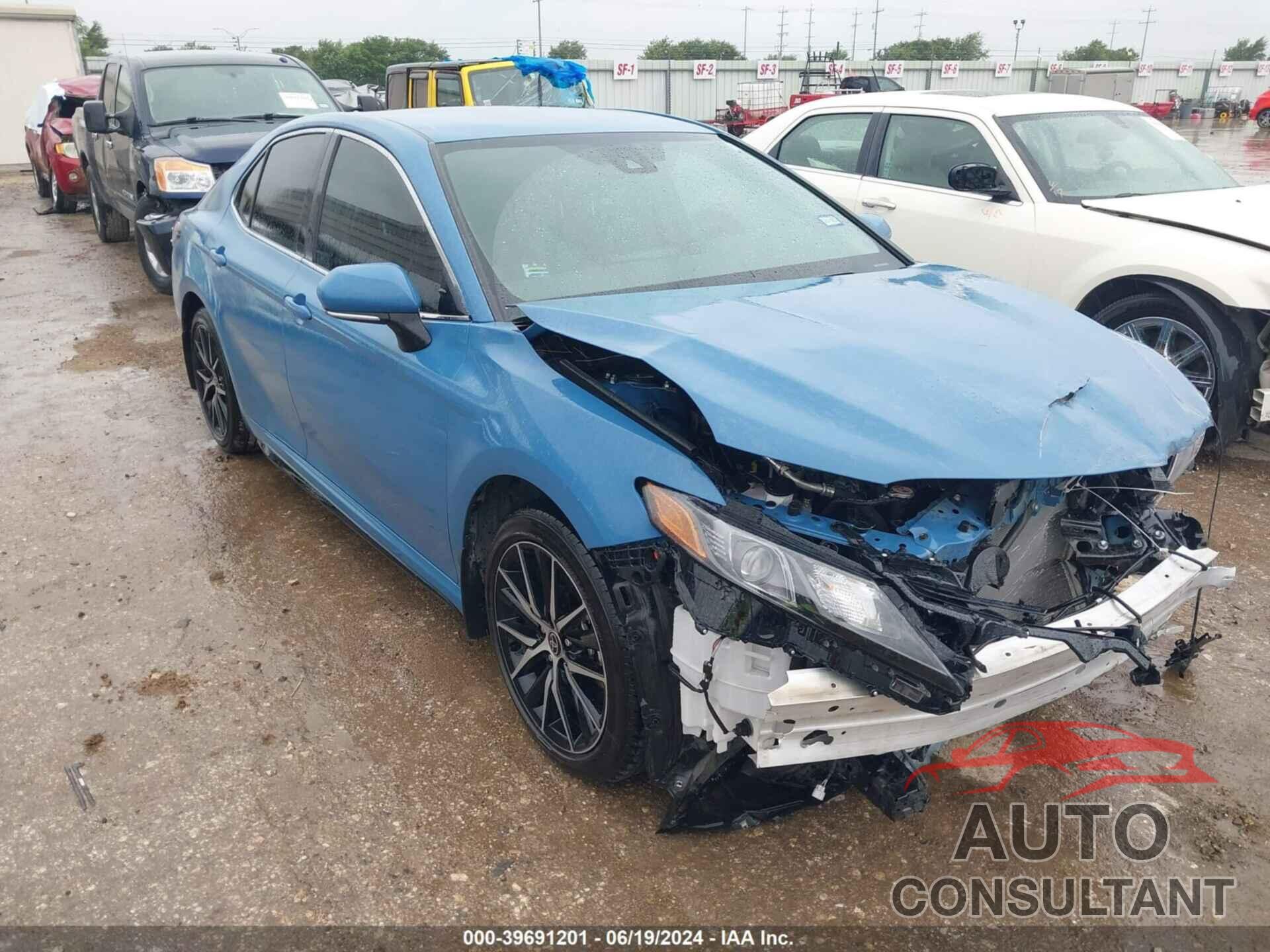 TOYOTA CAMRY 2023 - 4T1G11AK8PU168453