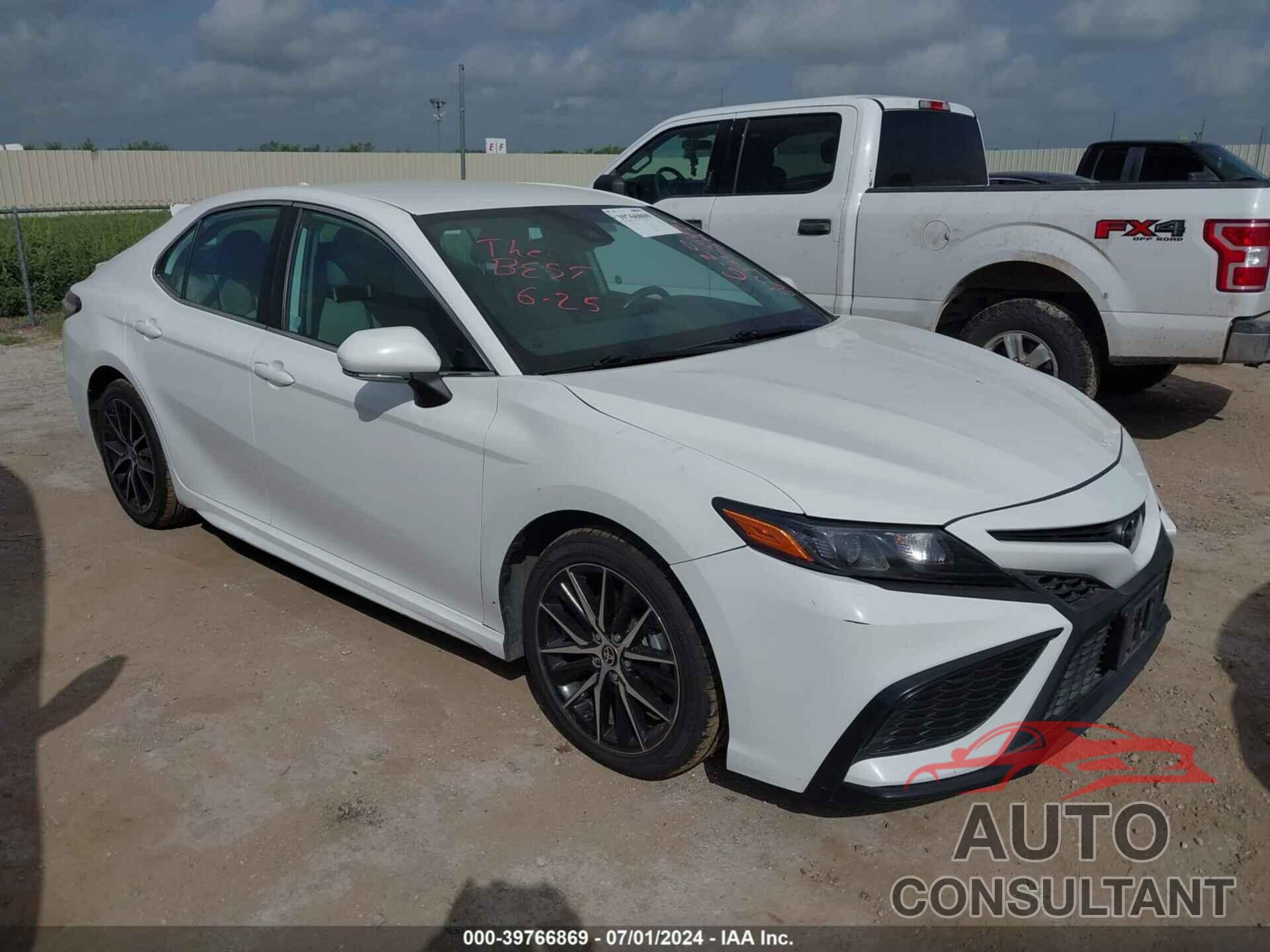 TOYOTA CAMRY 2022 - 4T1G11AK5NU045464