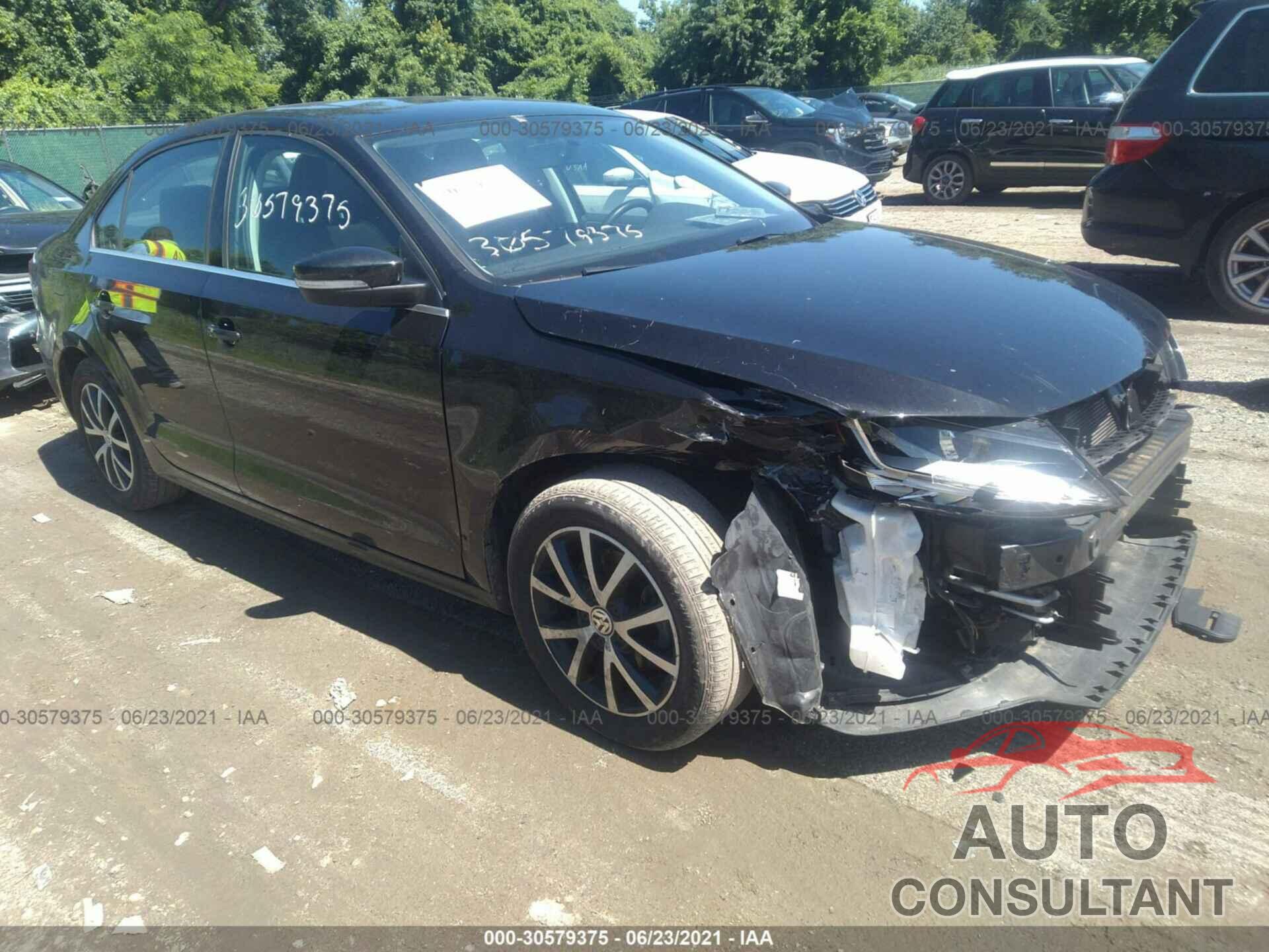 VOLKSWAGEN JETTA 2018 - 3VWDB7AJ9JM251705