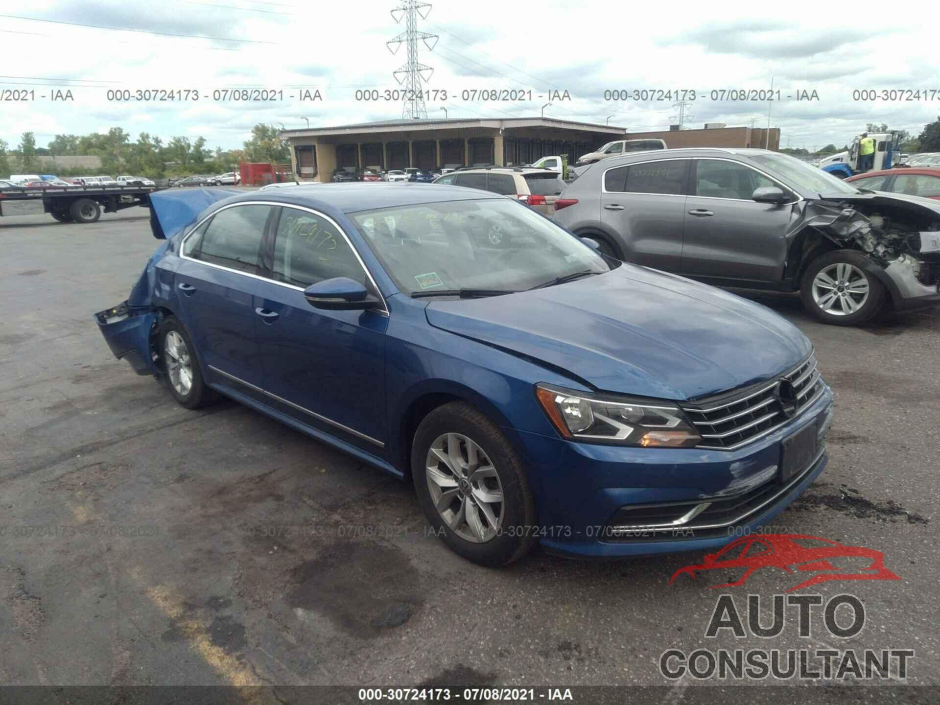 VOLKSWAGEN PASSAT 2017 - 1VWAT7A34HC020076