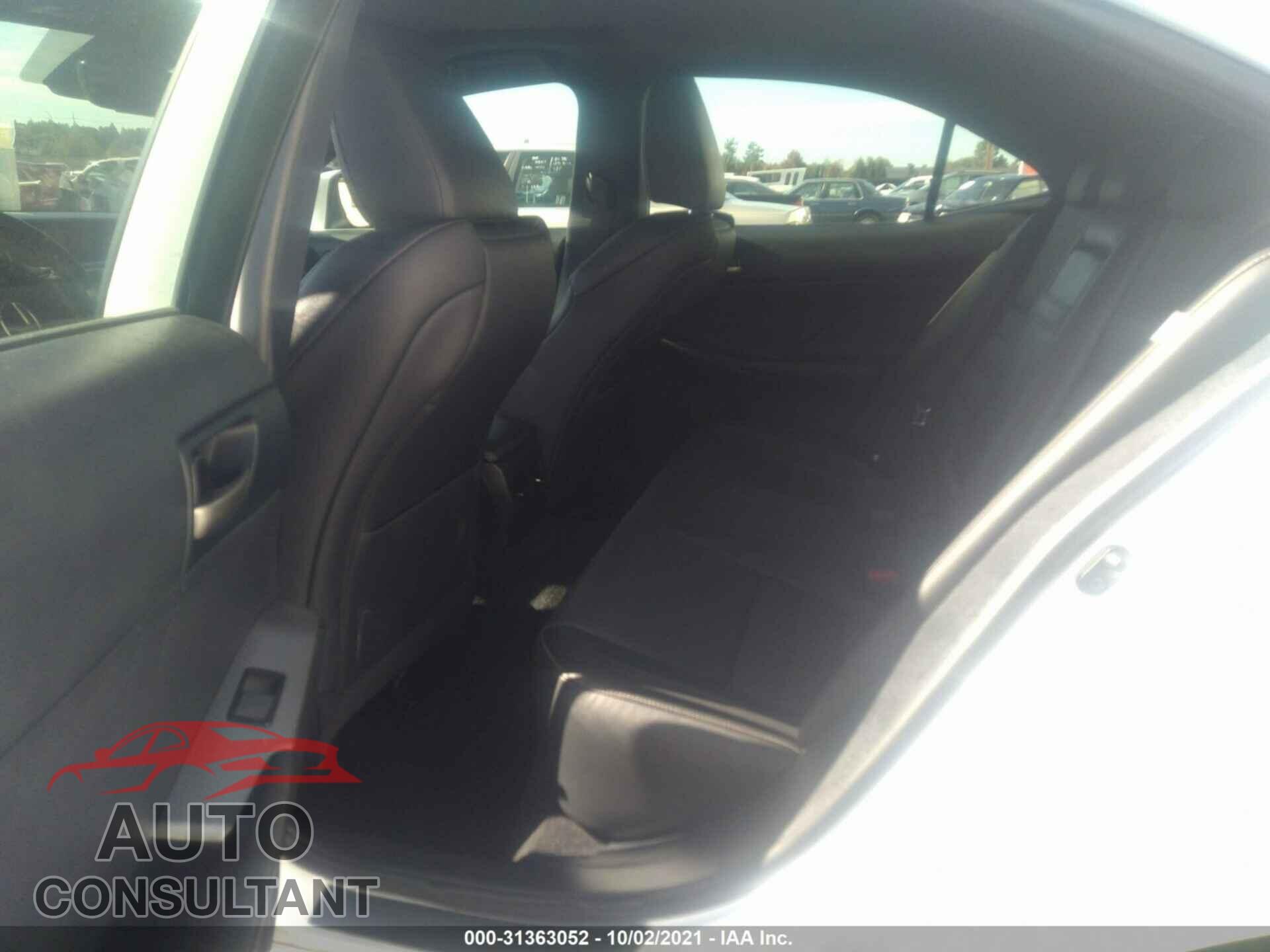 LEXUS IS 2017 - JTHBA1D23H5052257