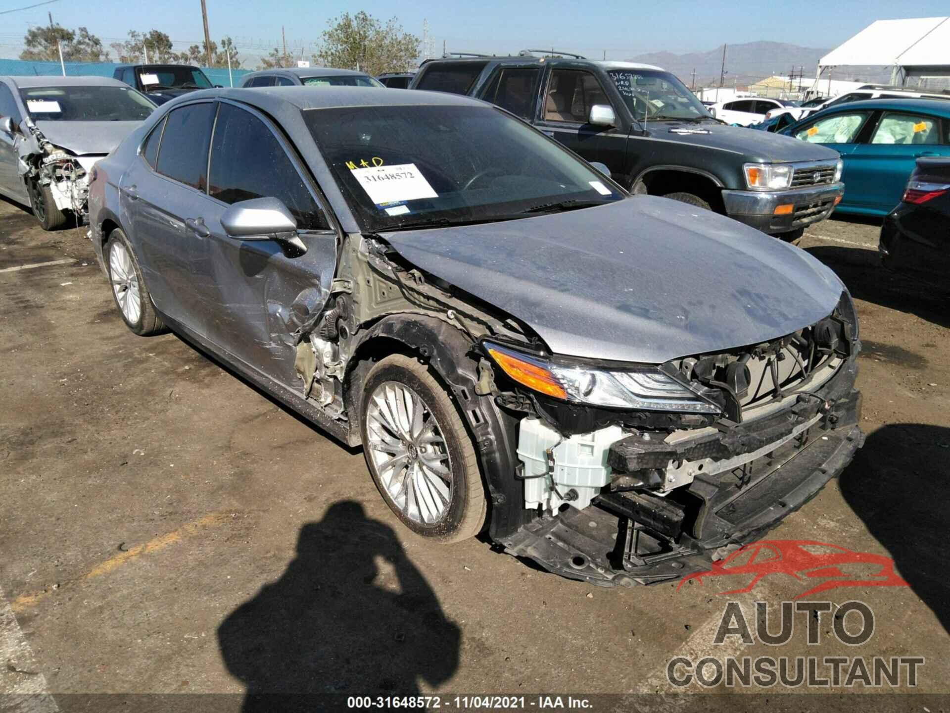TOYOTA CAMRY 2018 - 4T1B21HK3JU505812