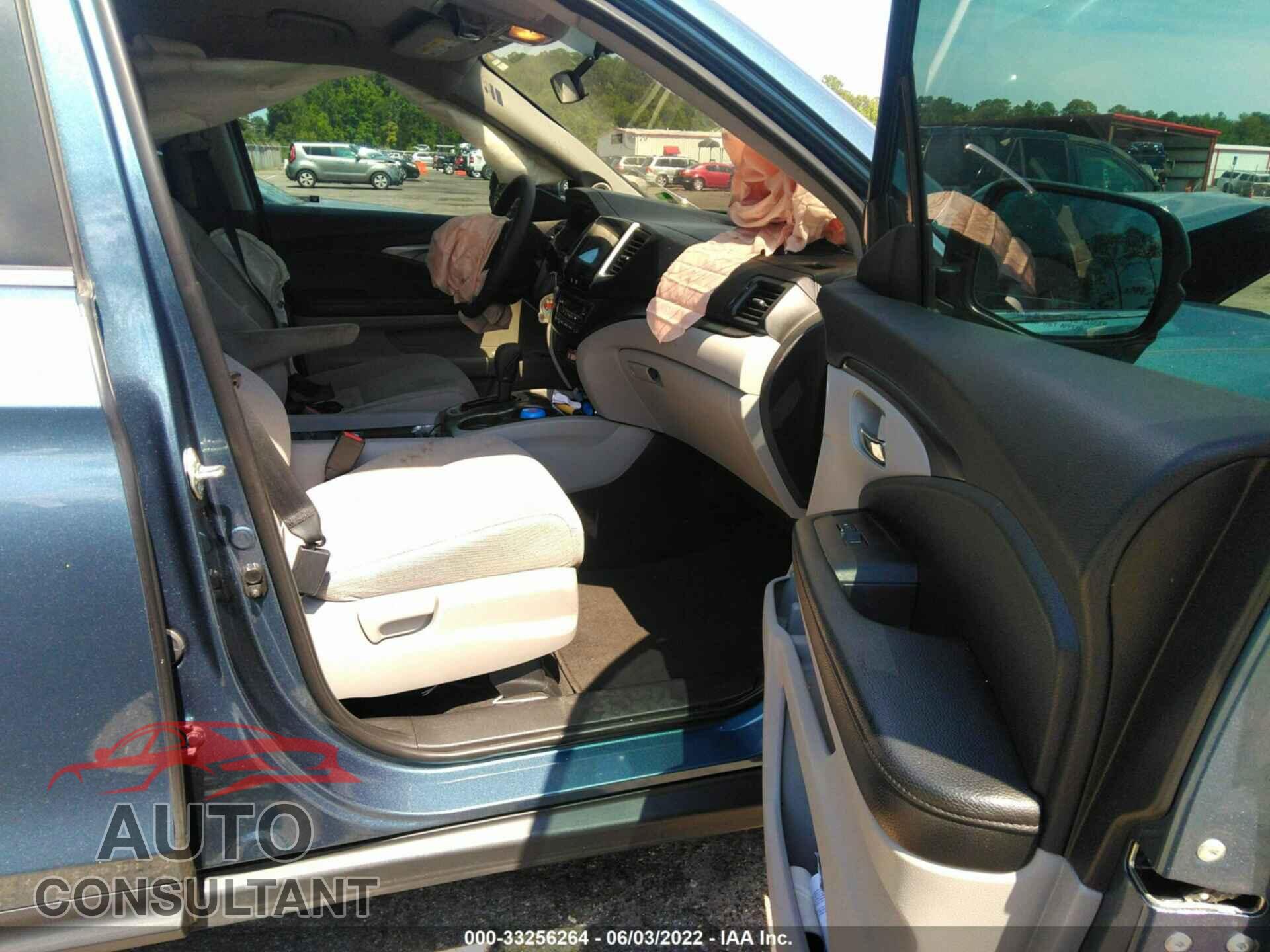 HONDA PILOT 2017 - 5FNYF6H35HB047802