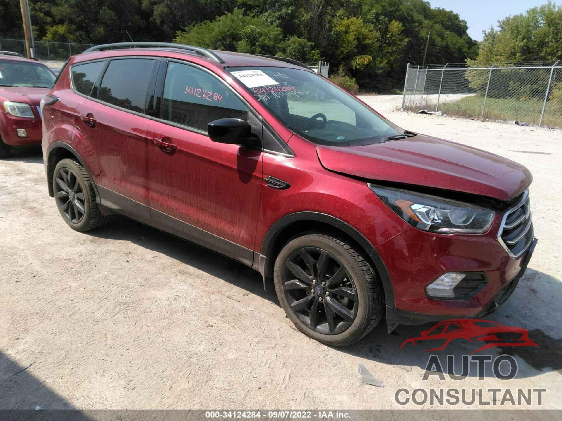 FORD ESCAPE 2017 - 1FMCU9G99HUD59020