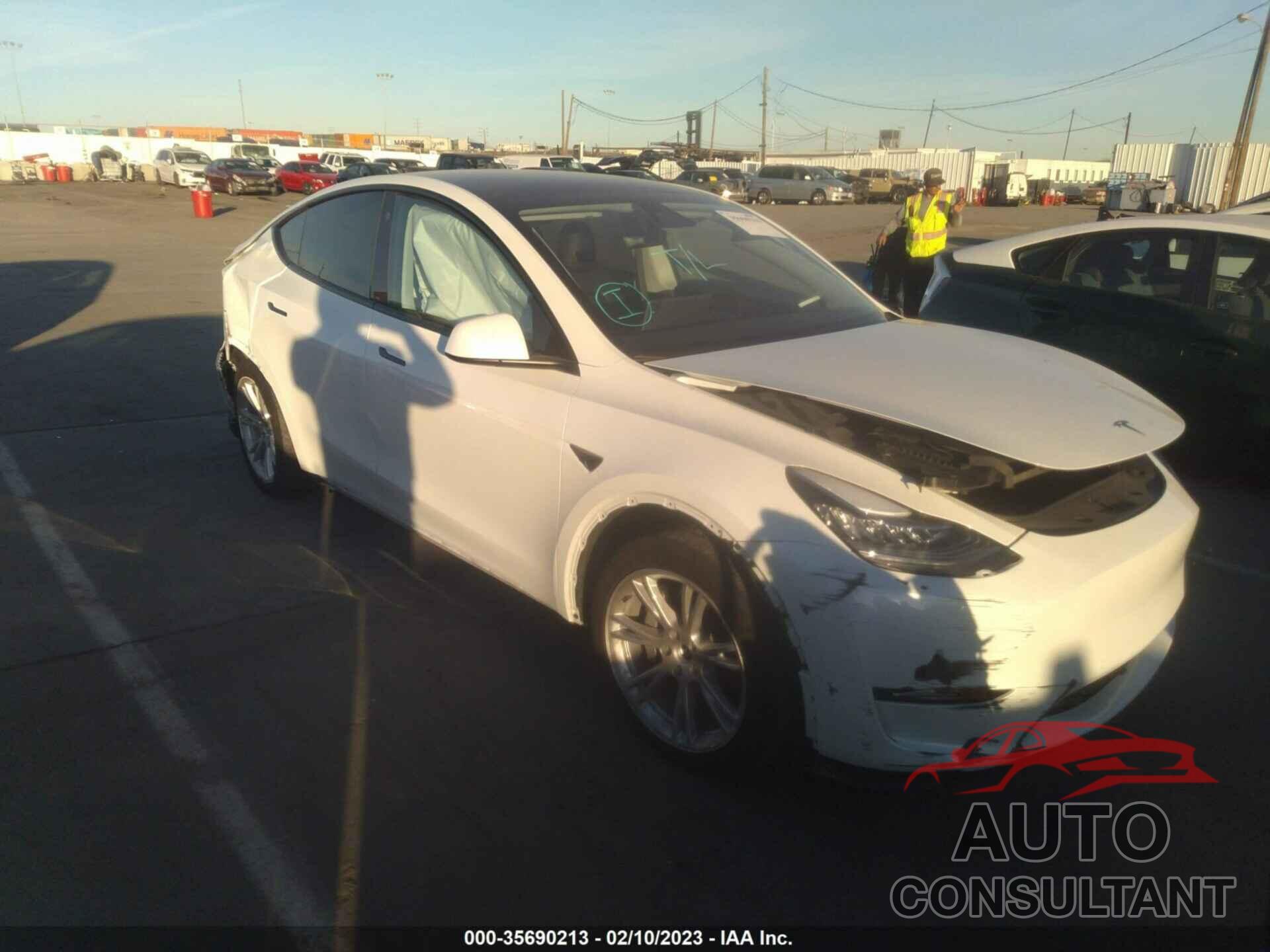 TESLA MODEL Y 2021 - 5YJYGDEE5MF274912
