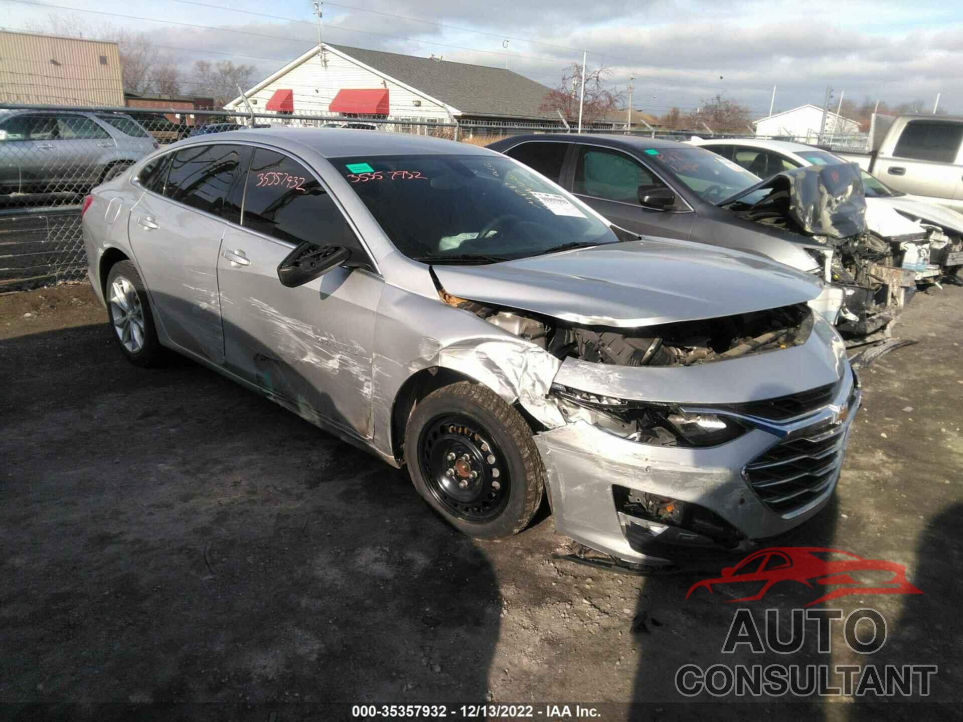 CHEVROLET MALIBU 2019 - 1G1ZD5ST4KF157717