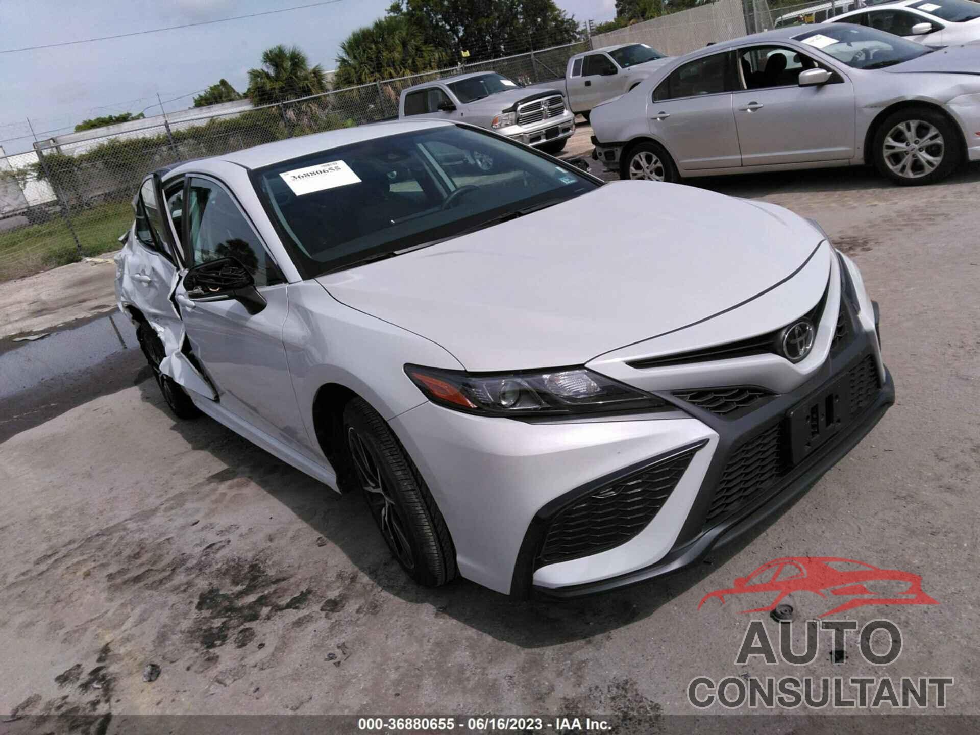TOYOTA CAMRY 2022 - 4T1G11AKXNU038204