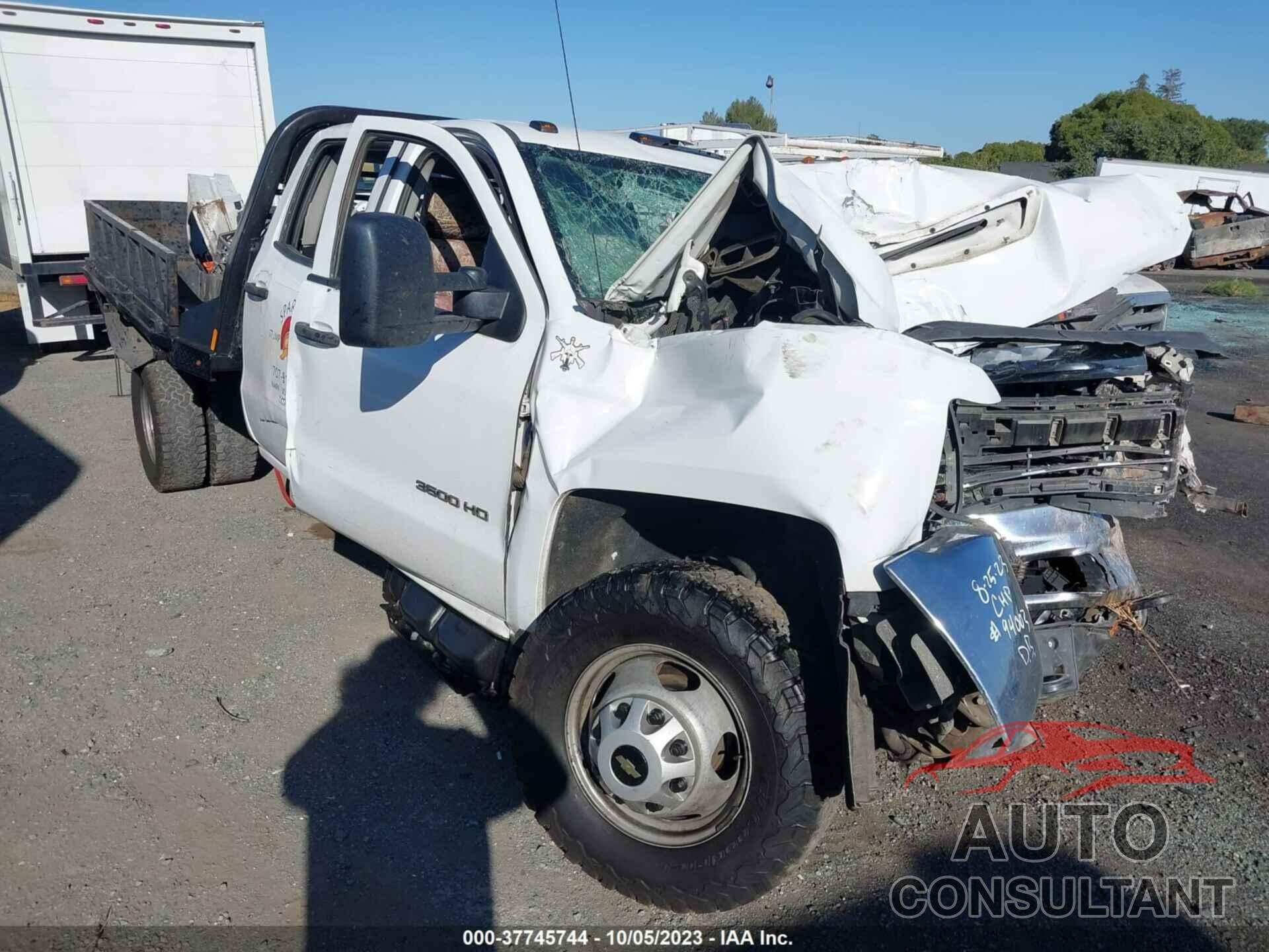 CHEVROLET SILVERADO 3500HD CHASSIS 2017 - 1GB4KYCY5HF211493