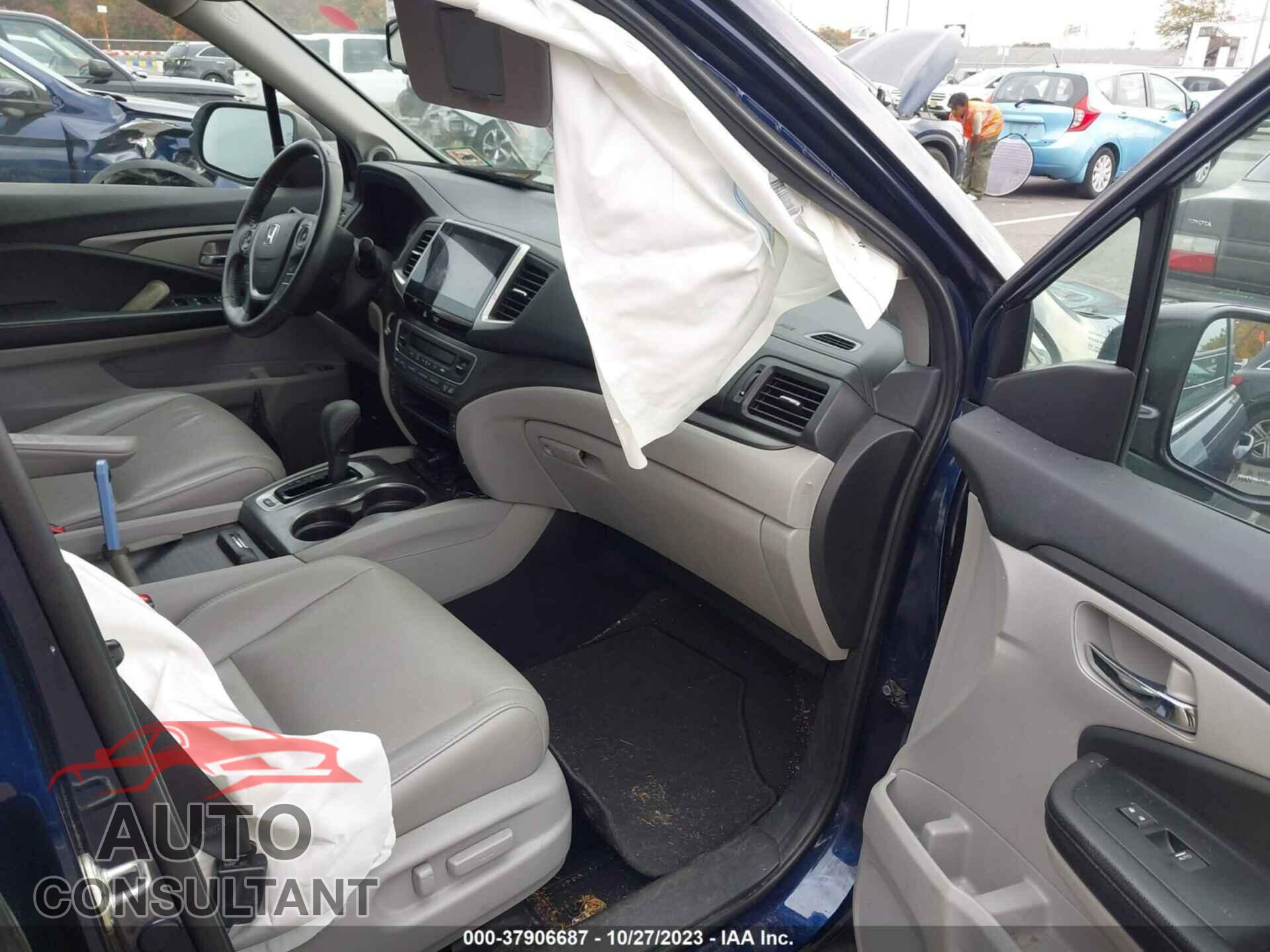 HONDA PILOT 2017 - 5FNYF6H59HB050171