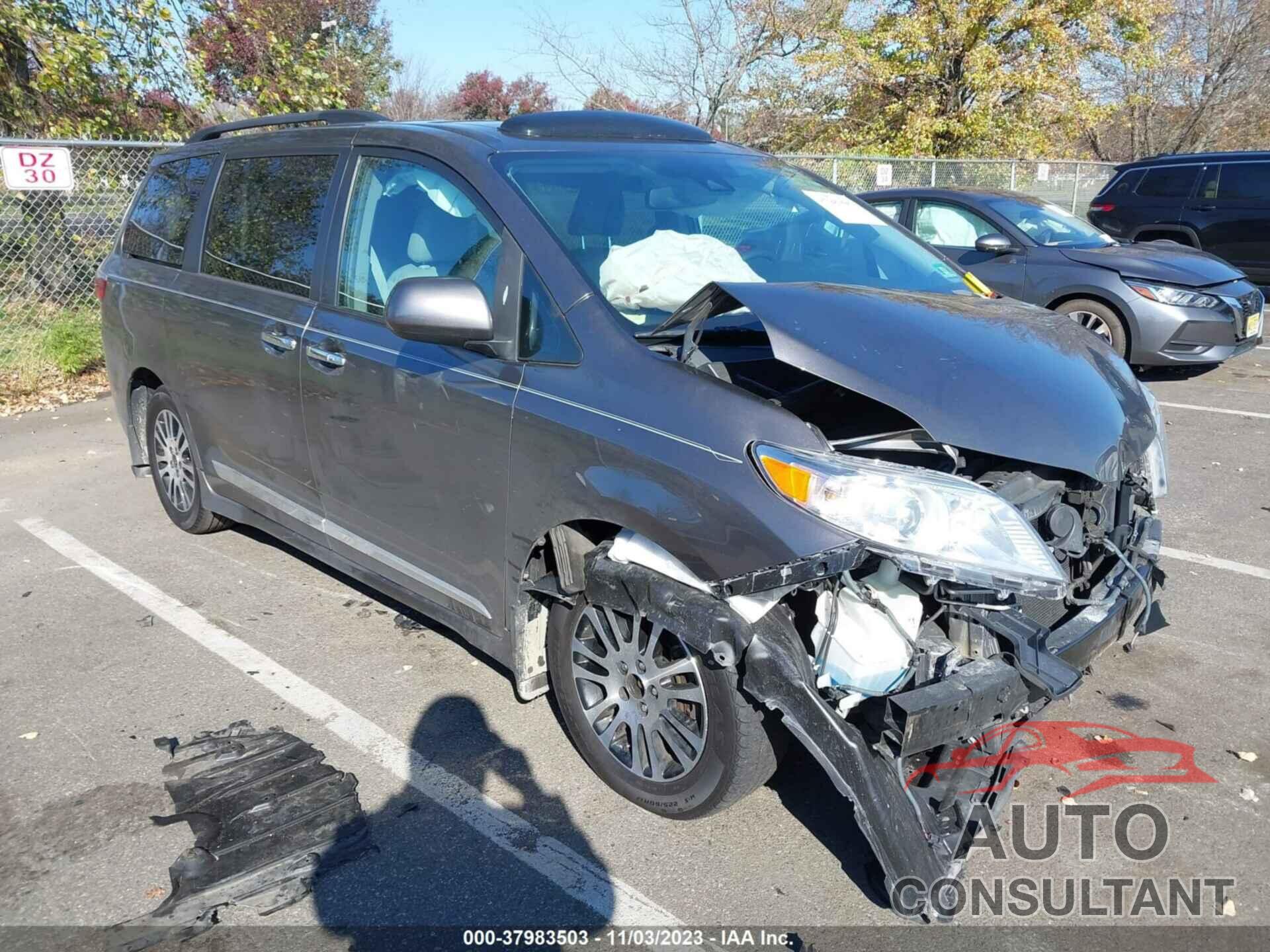 TOYOTA SIENNA 2018 - 5TDYZ3DC3JS929662