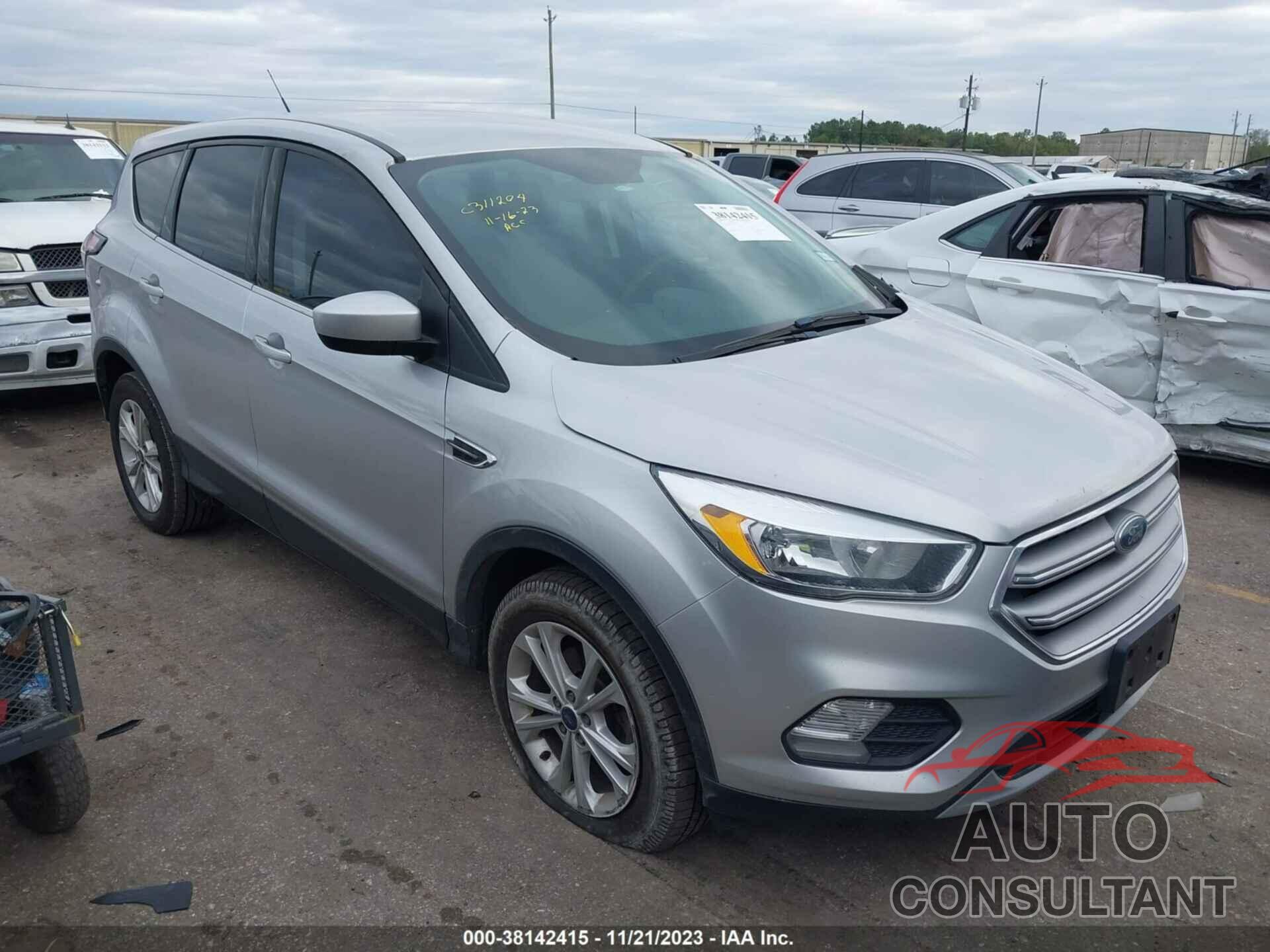 FORD ESCAPE 2017 - 1FMCU0GD3HUD76055