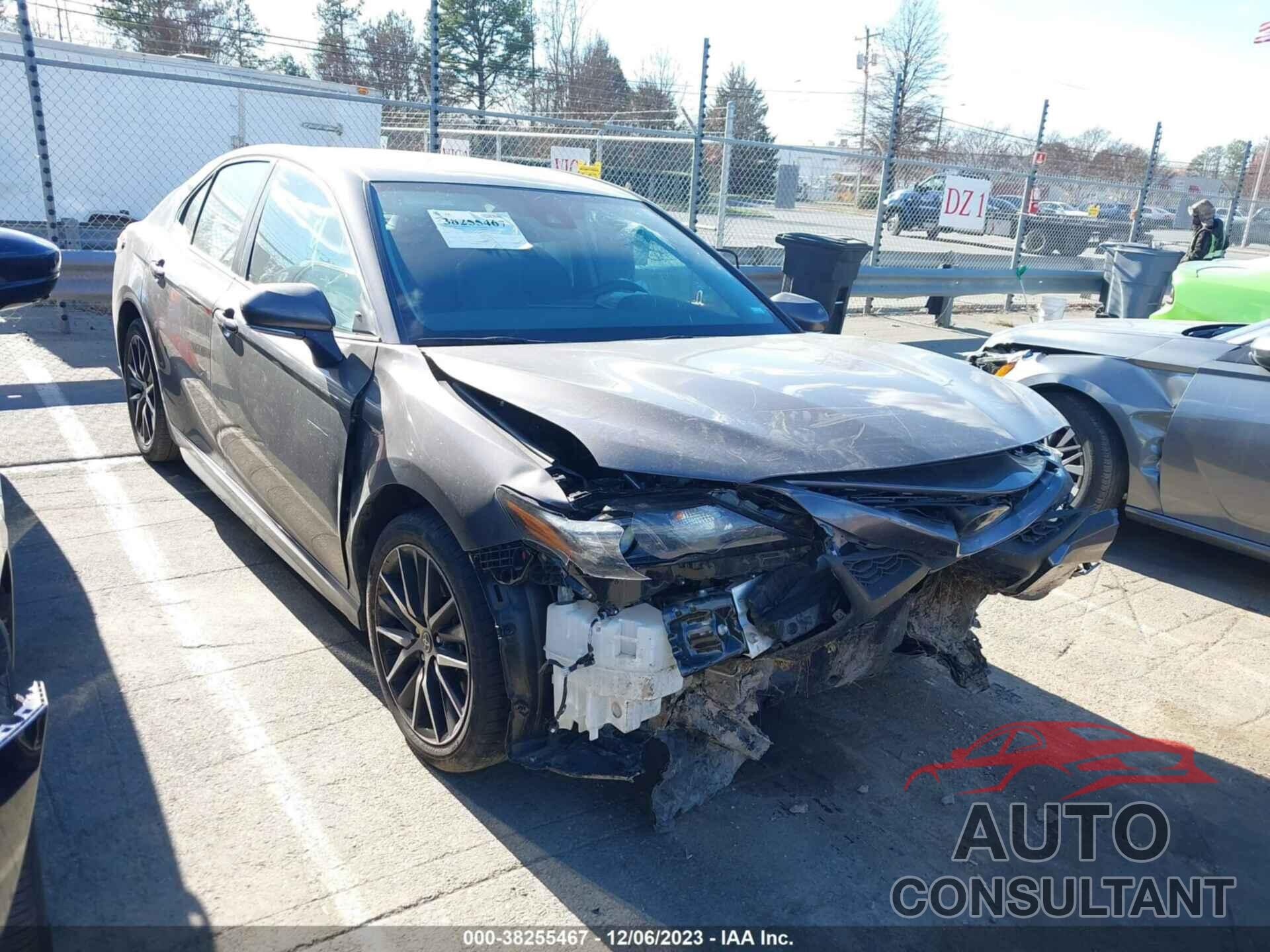TOYOTA CAMRY 2022 - 4T1G11AK3NU713844