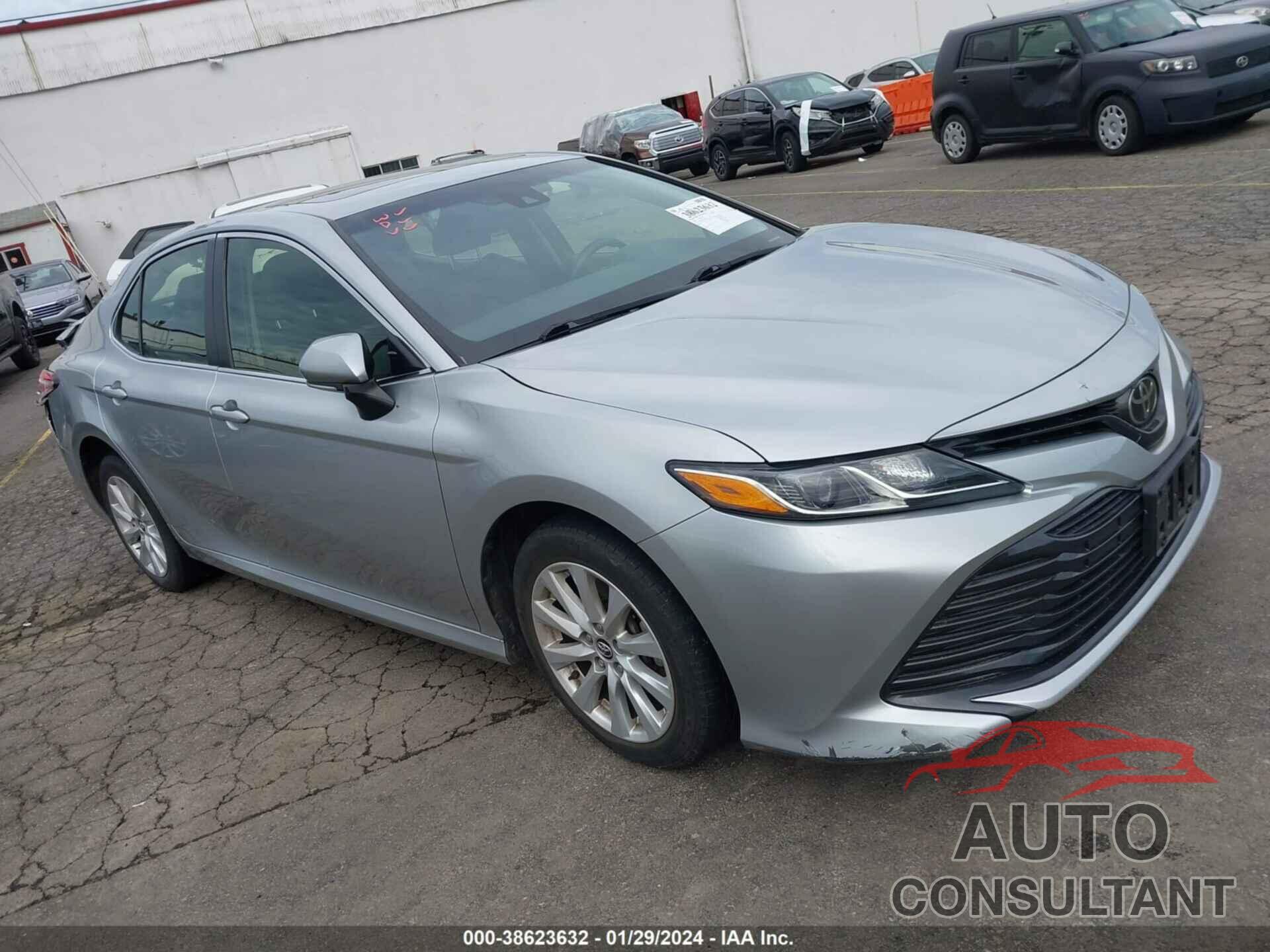TOYOTA CAMRY 2018 - JTNB11HK7J3021618