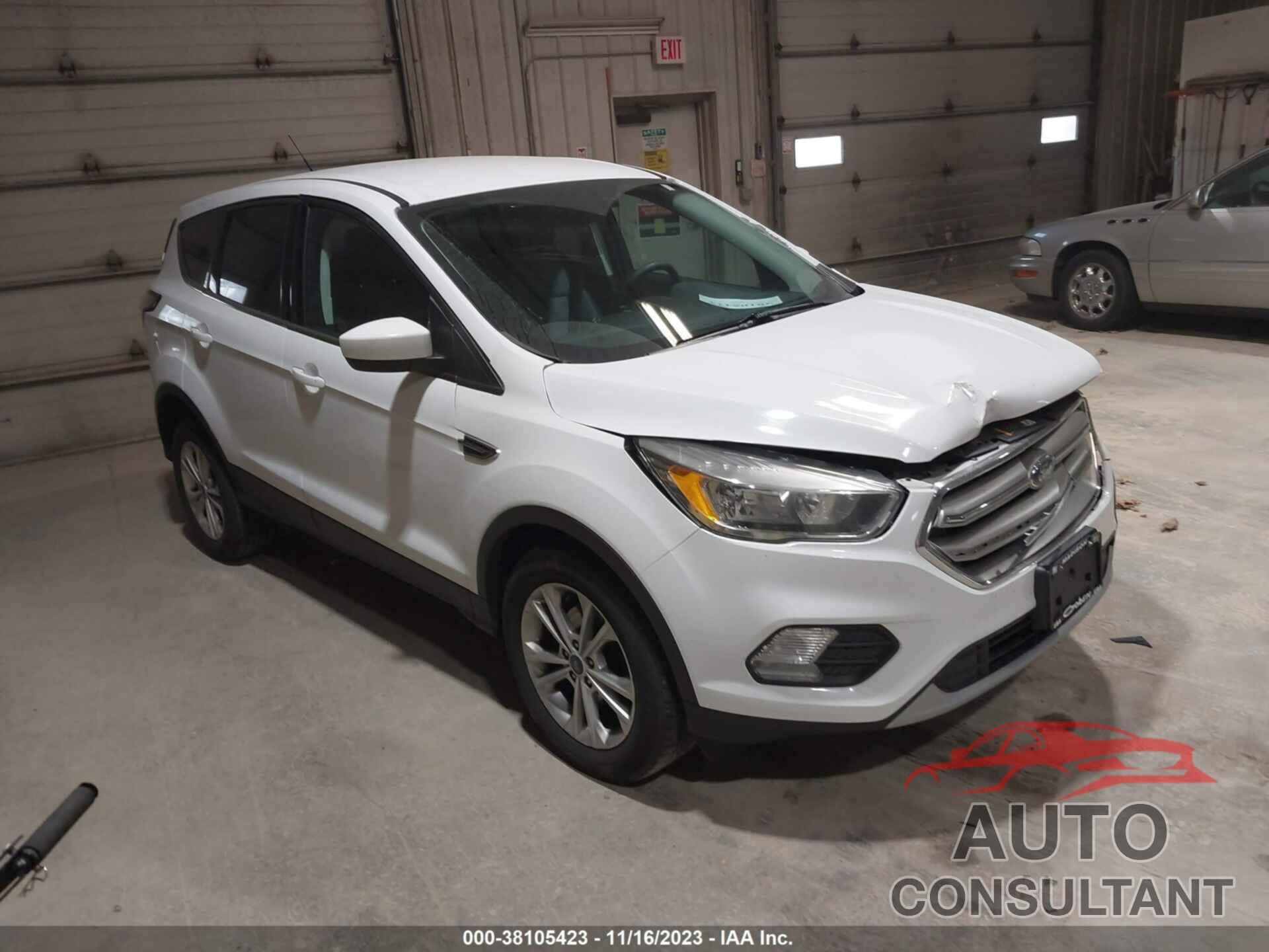 FORD ESCAPE 2017 - 1FMCU0GD9HUE76838